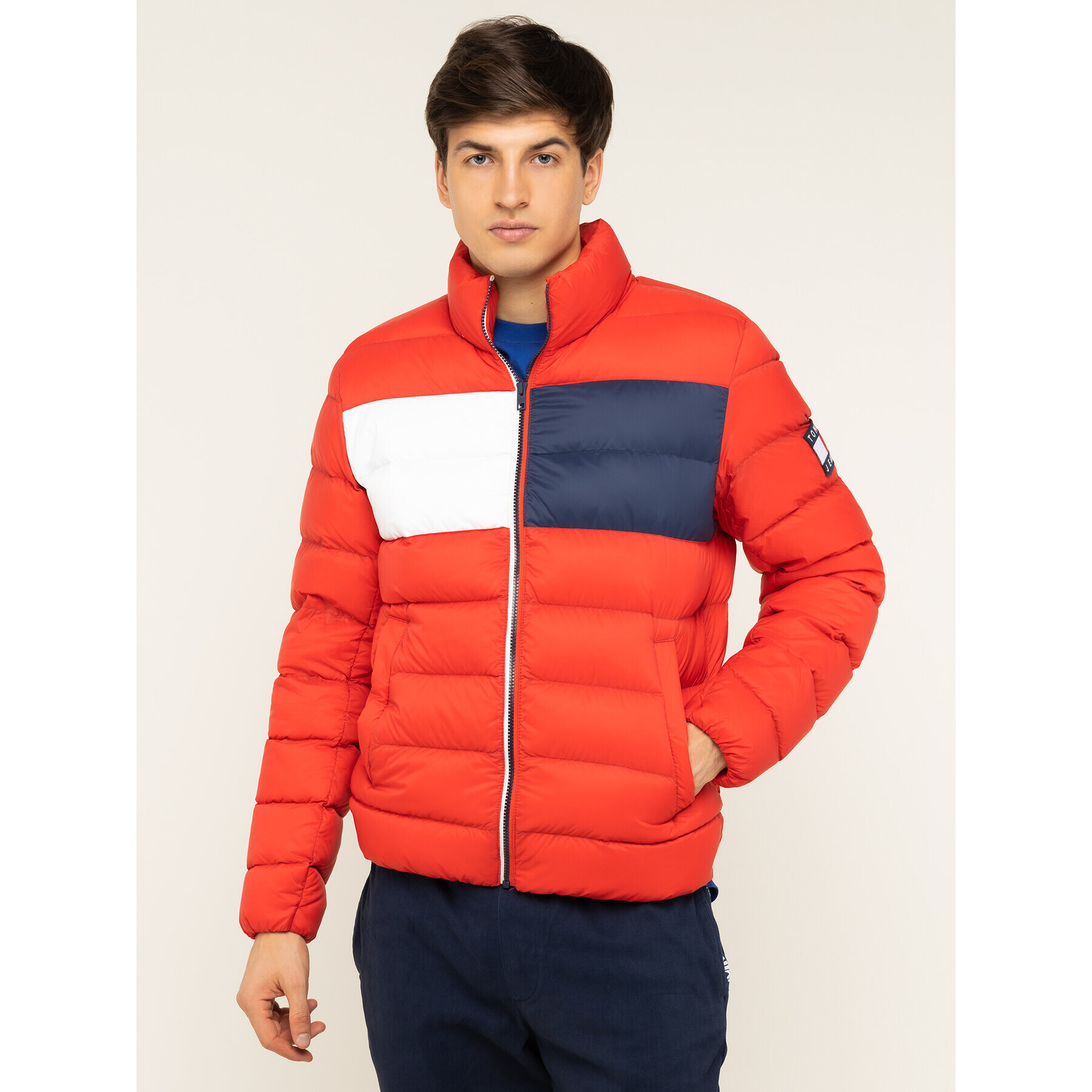 Tommy Jeans Пухено яке Tjm Essential DM0DM07364 Червен Regular Fit - Pepit.bg