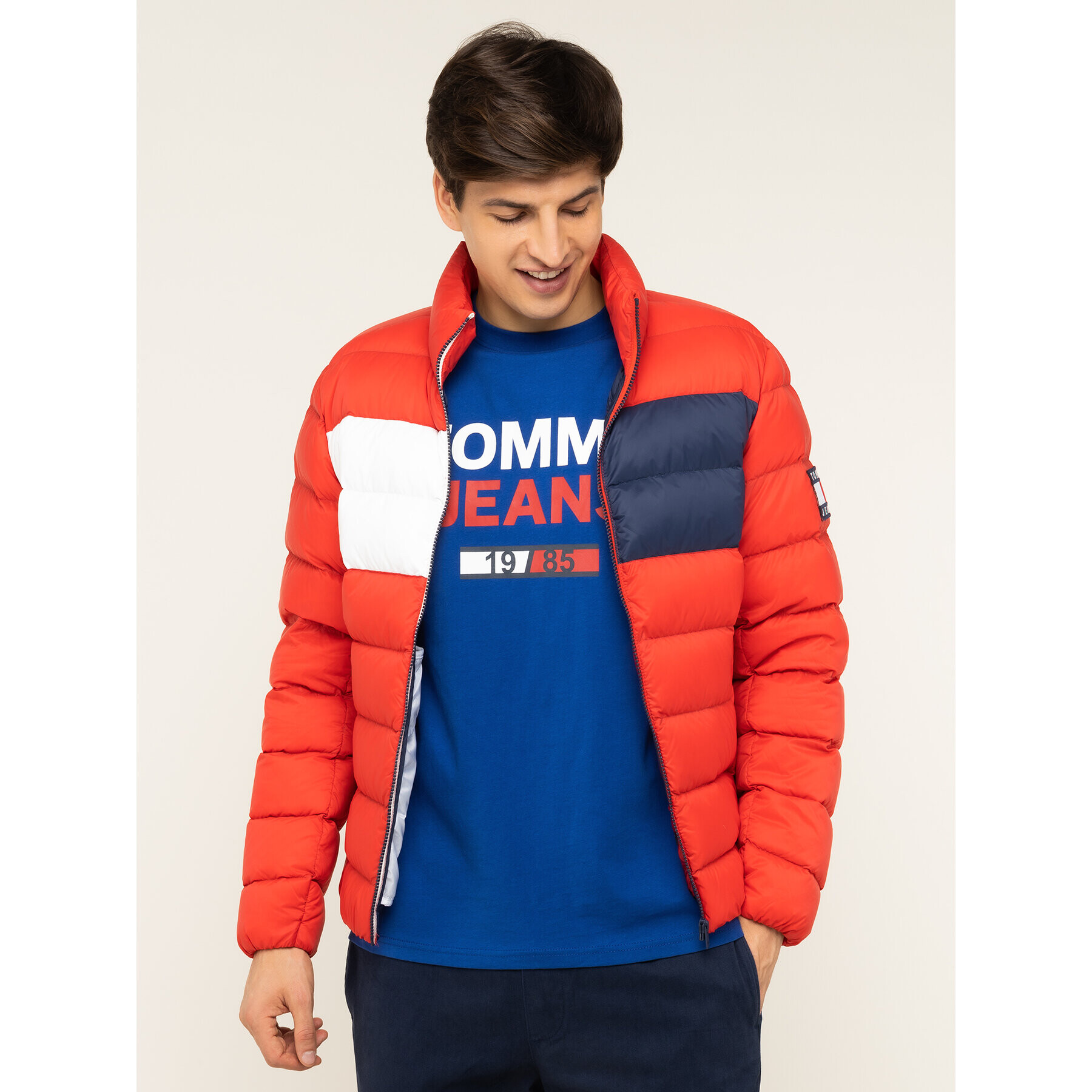 Tommy Jeans Пухено яке Tjm Essential DM0DM07364 Червен Regular Fit - Pepit.bg