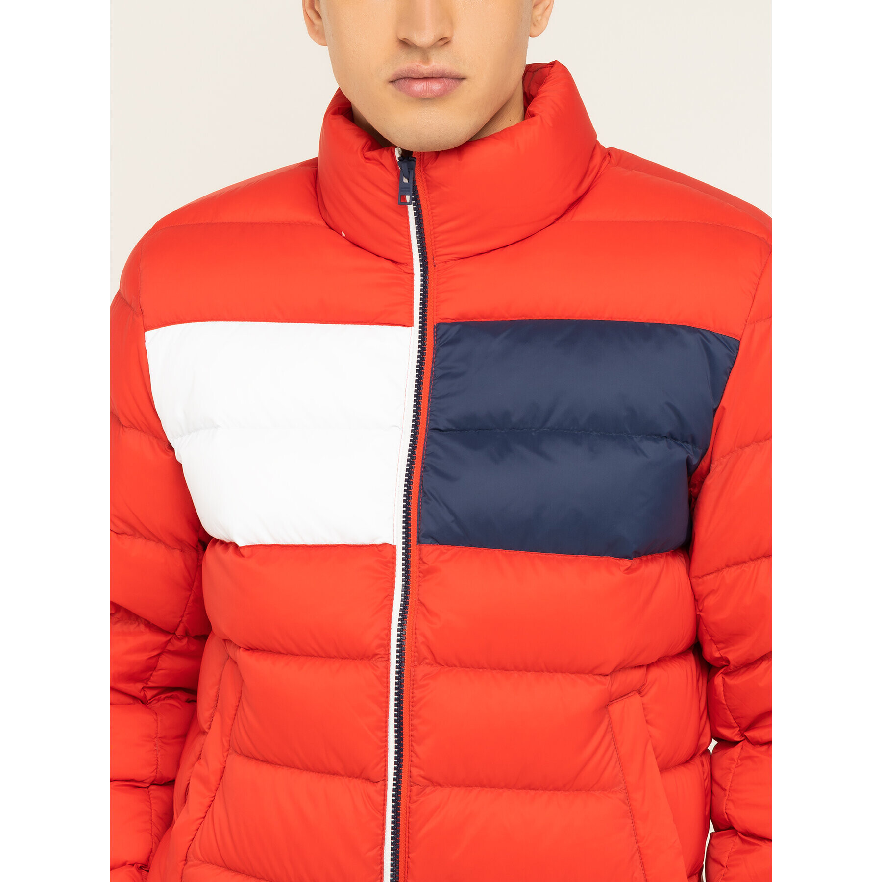 Tommy Jeans Пухено яке Tjm Essential DM0DM07364 Червен Regular Fit - Pepit.bg