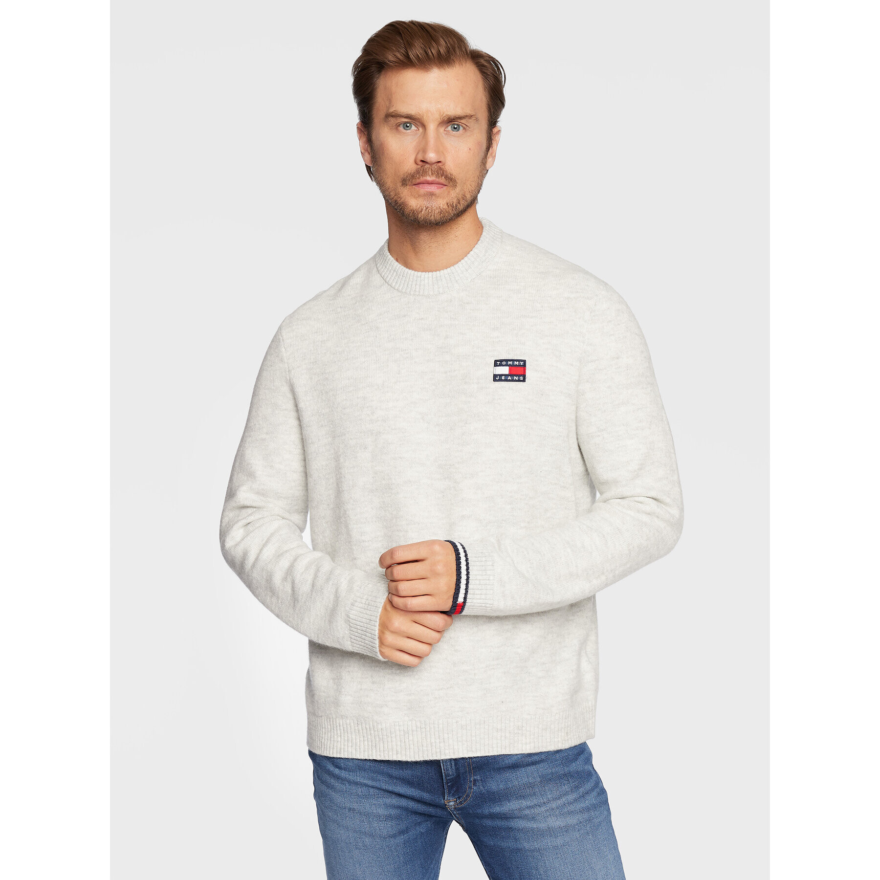 Tommy Jeans Пуловер Badge DM0DM15065 Сив Relaxed Fit - Pepit.bg