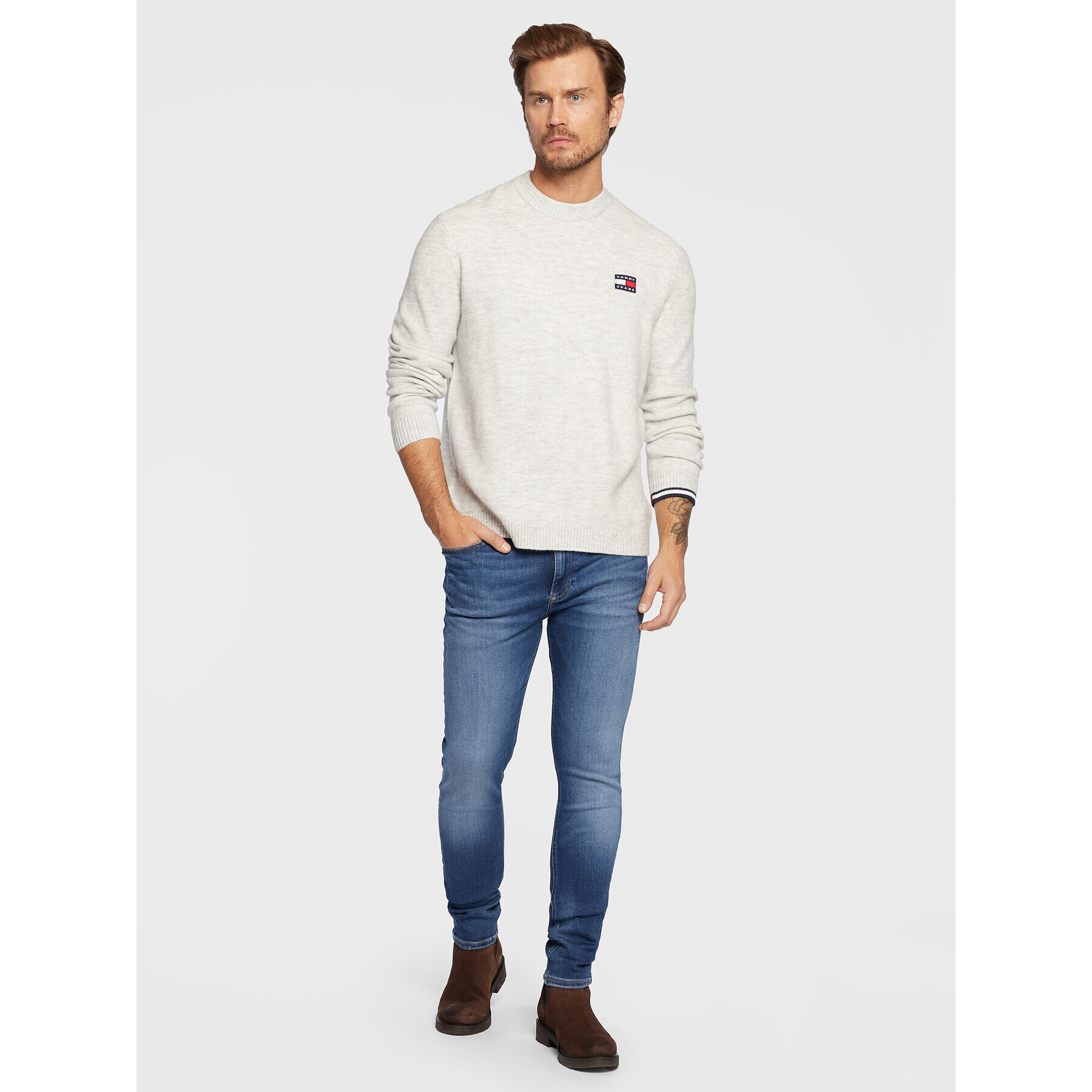 Tommy Jeans Пуловер Badge DM0DM15065 Сив Relaxed Fit - Pepit.bg