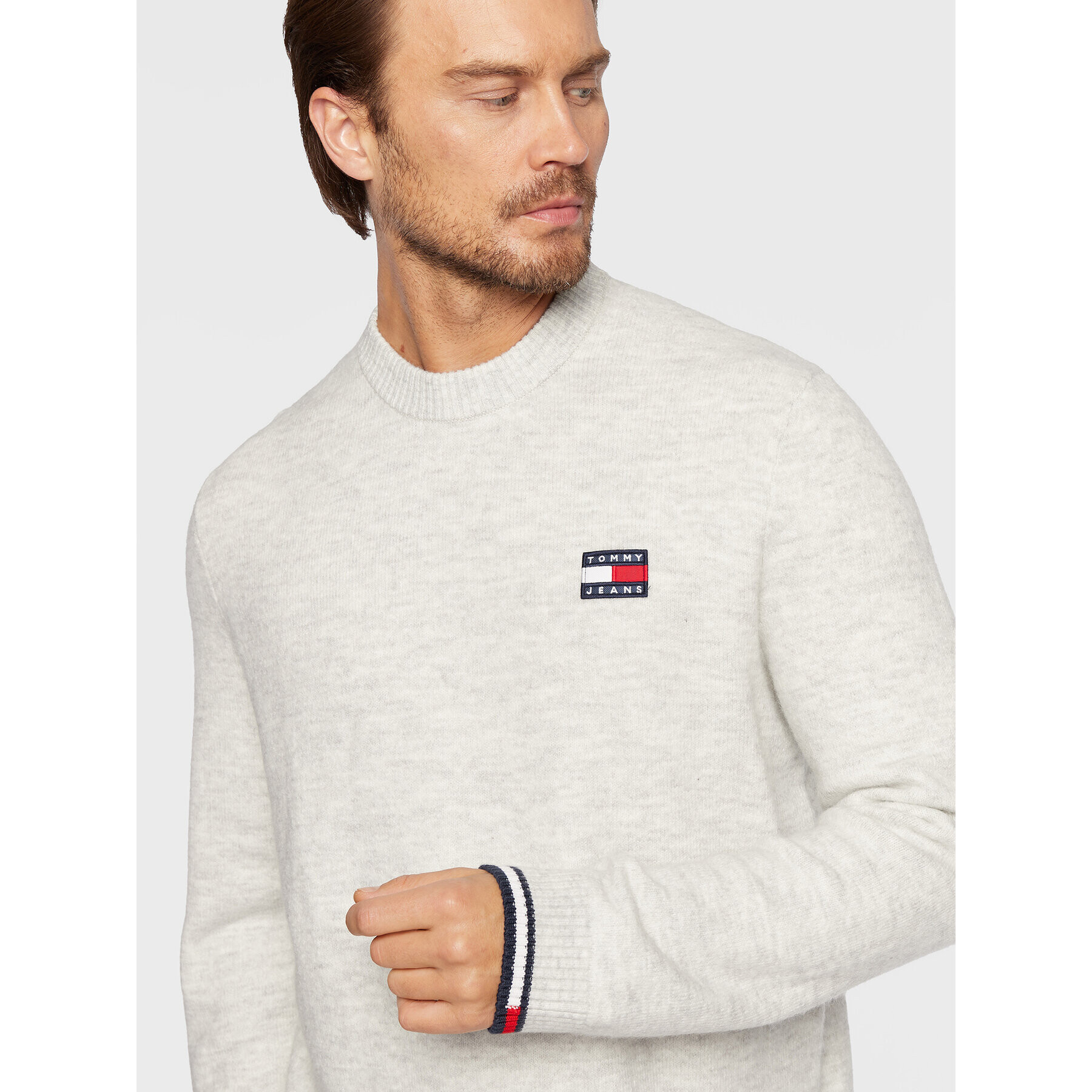 Tommy Jeans Пуловер Badge DM0DM15065 Сив Relaxed Fit - Pepit.bg