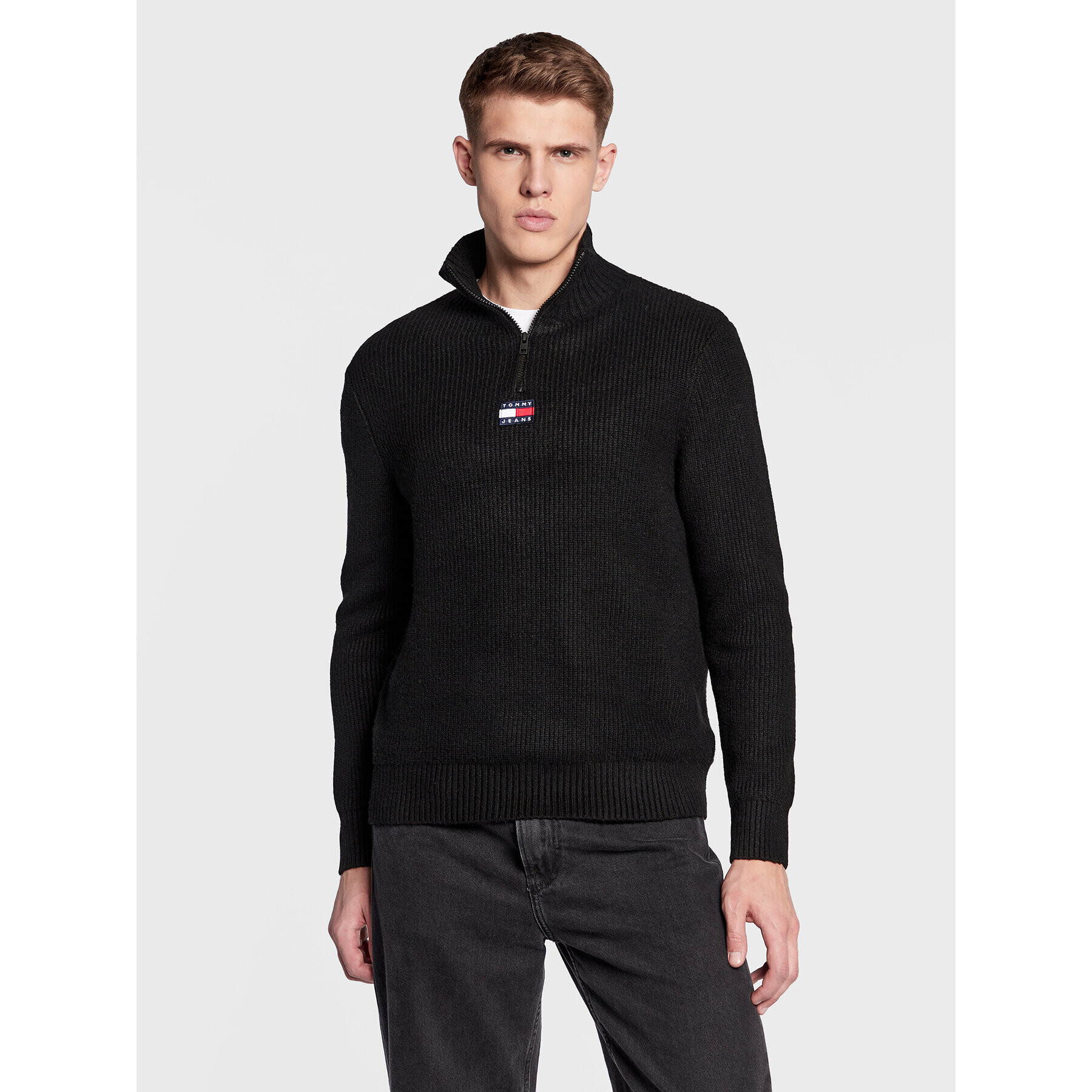 Tommy Jeans Пуловер Badge Zip Mock DM0DM15383 Черен Relaxed Fit - Pepit.bg