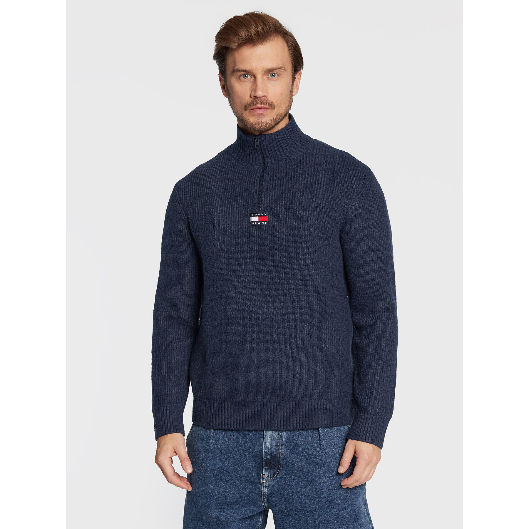 Tommy Jeans Пуловер Badge Zip Mock DM0DM15383 Тъмносин Relaxed Fit - Pepit.bg