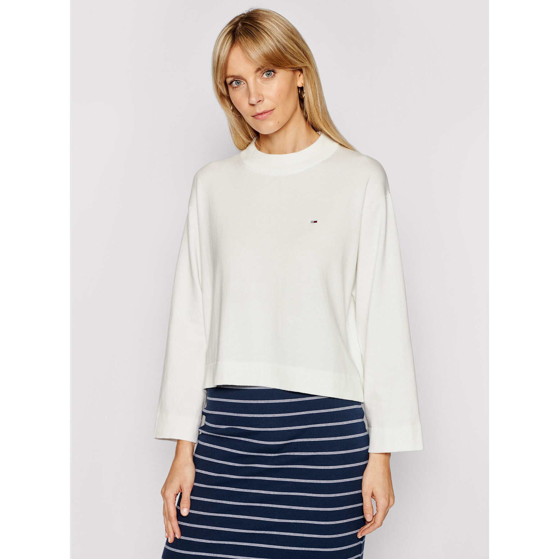 Tommy Jeans Пуловер Essential DW0DW09802 Бял Relaxed Fit - Pepit.bg