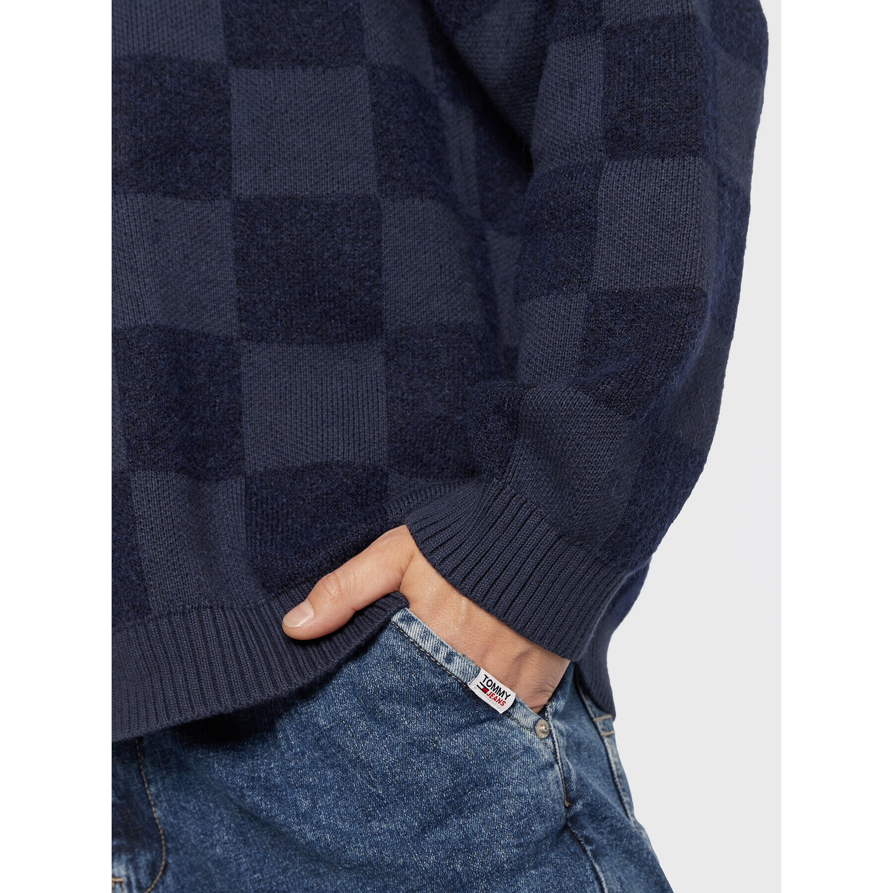 Tommy Jeans Пуловер Skater Checkerboard DM0DM15069 Тъмносин Relaxed Fit - Pepit.bg