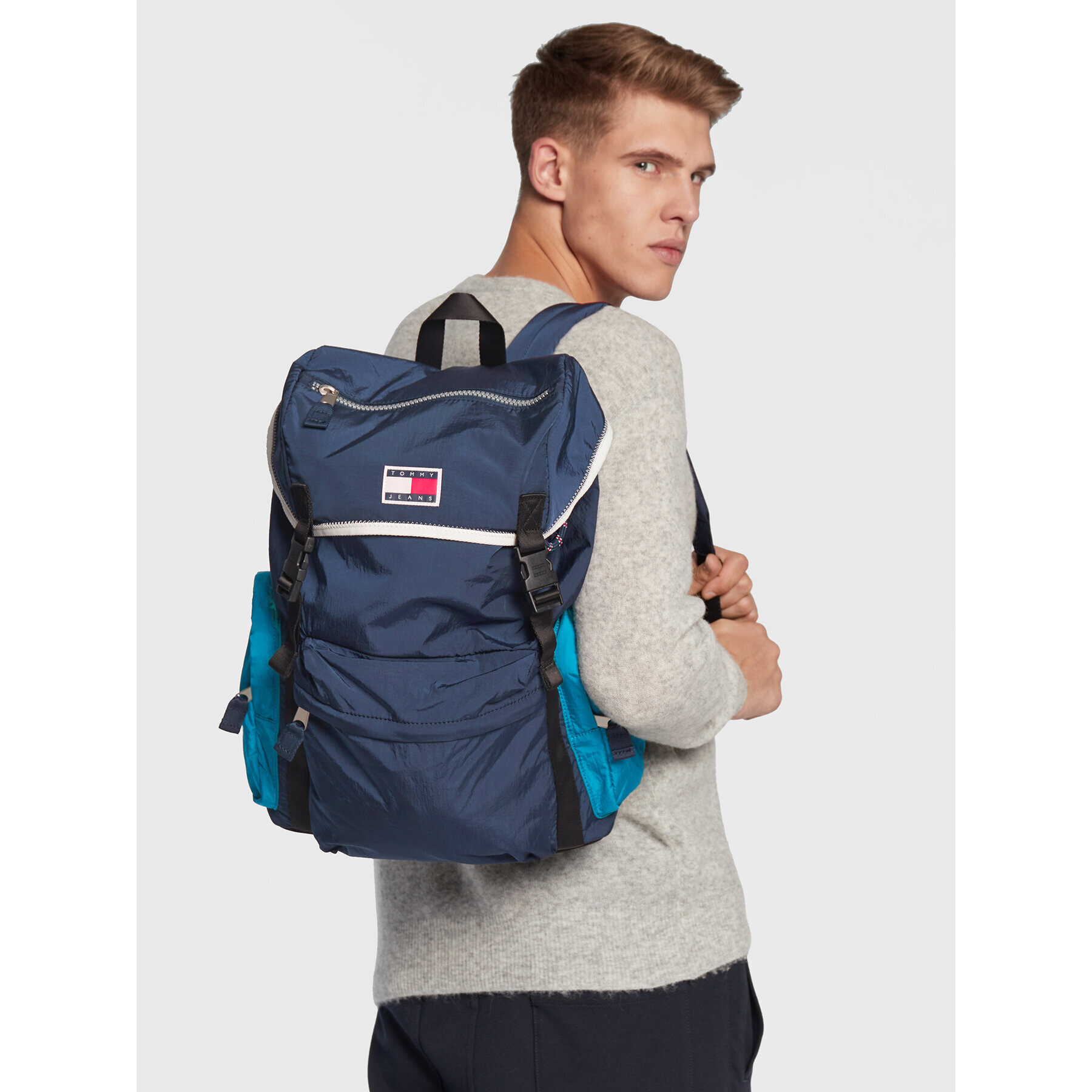 Tommy Jeans Раница Tjm College Flap Backpack AM0AM08832 Тъмносин - Pepit.bg