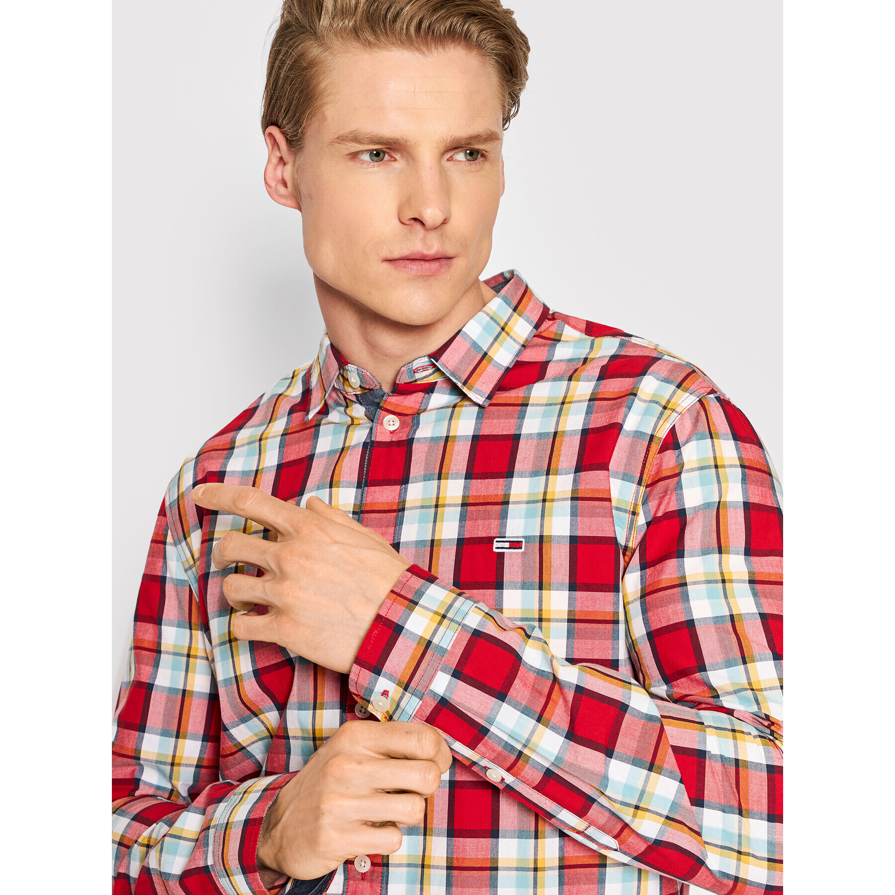 Tommy Jeans Риза Essential Poplin DM0DM13041 Червен Regular Fit - Pepit.bg