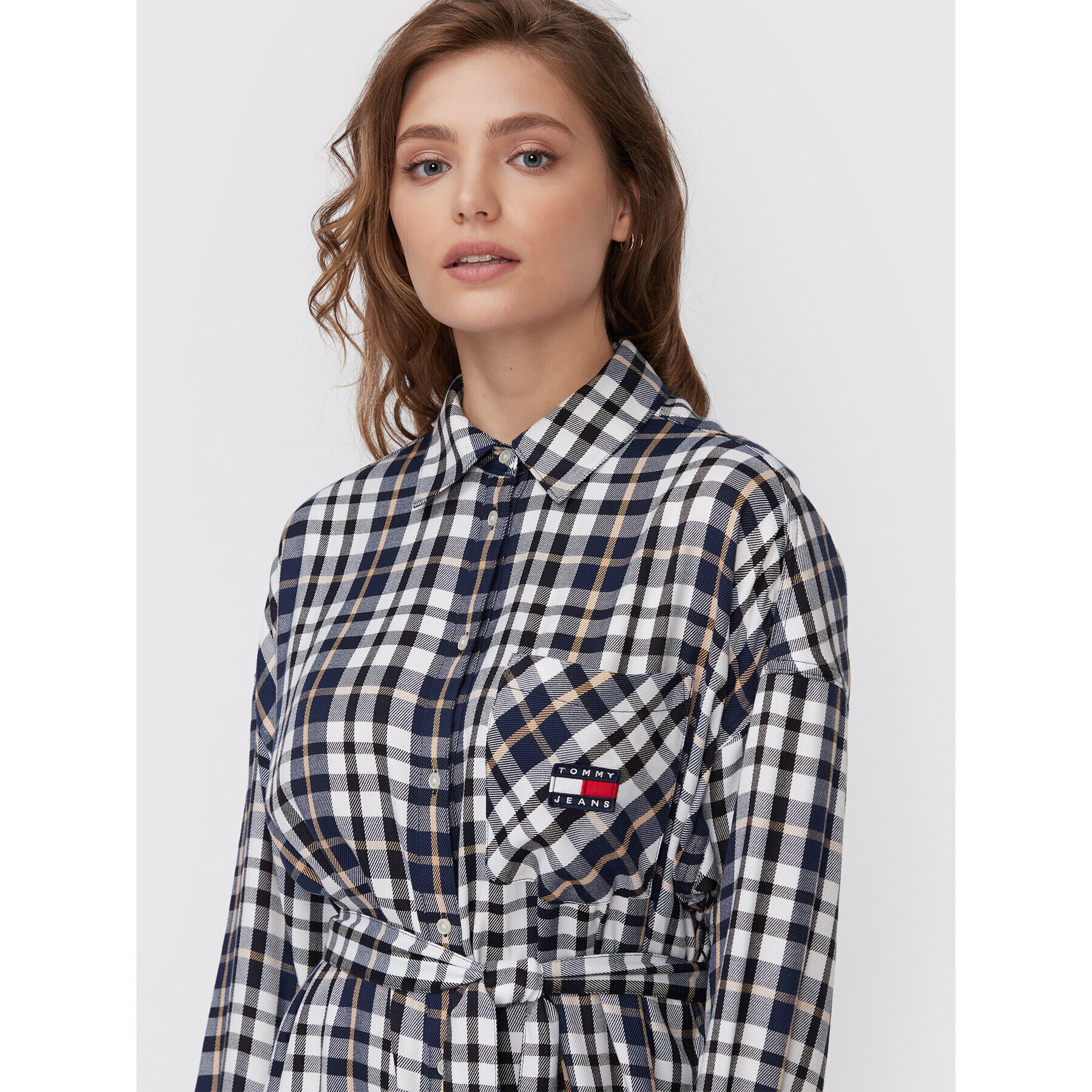 Tommy Jeans Рокля тип риза Badge DW0DW14398 Цветен Relaxed Fit - Pepit.bg