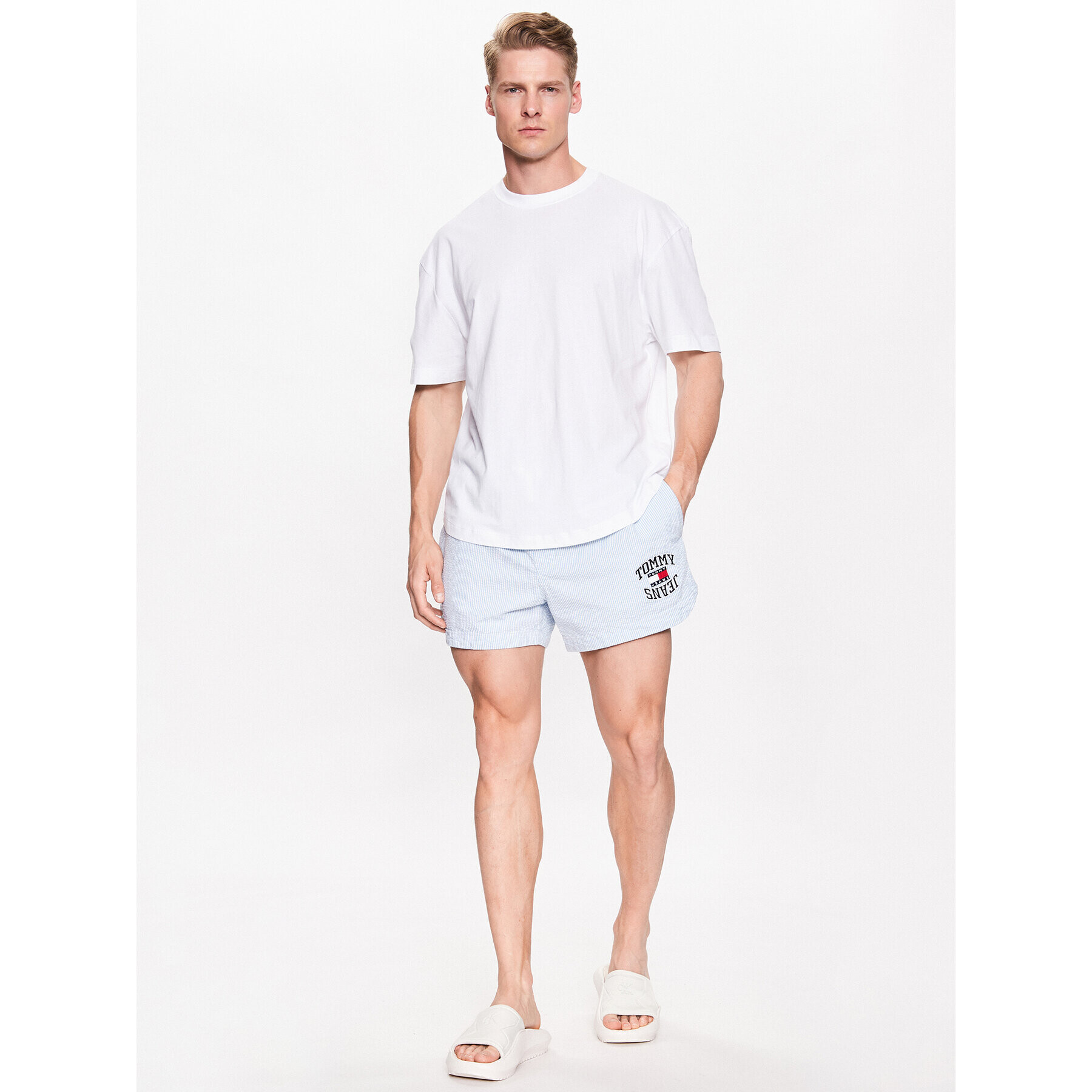 Tommy Jeans Шорти от плат Seersucker DM0DM16294 Син Regular Fit - Pepit.bg