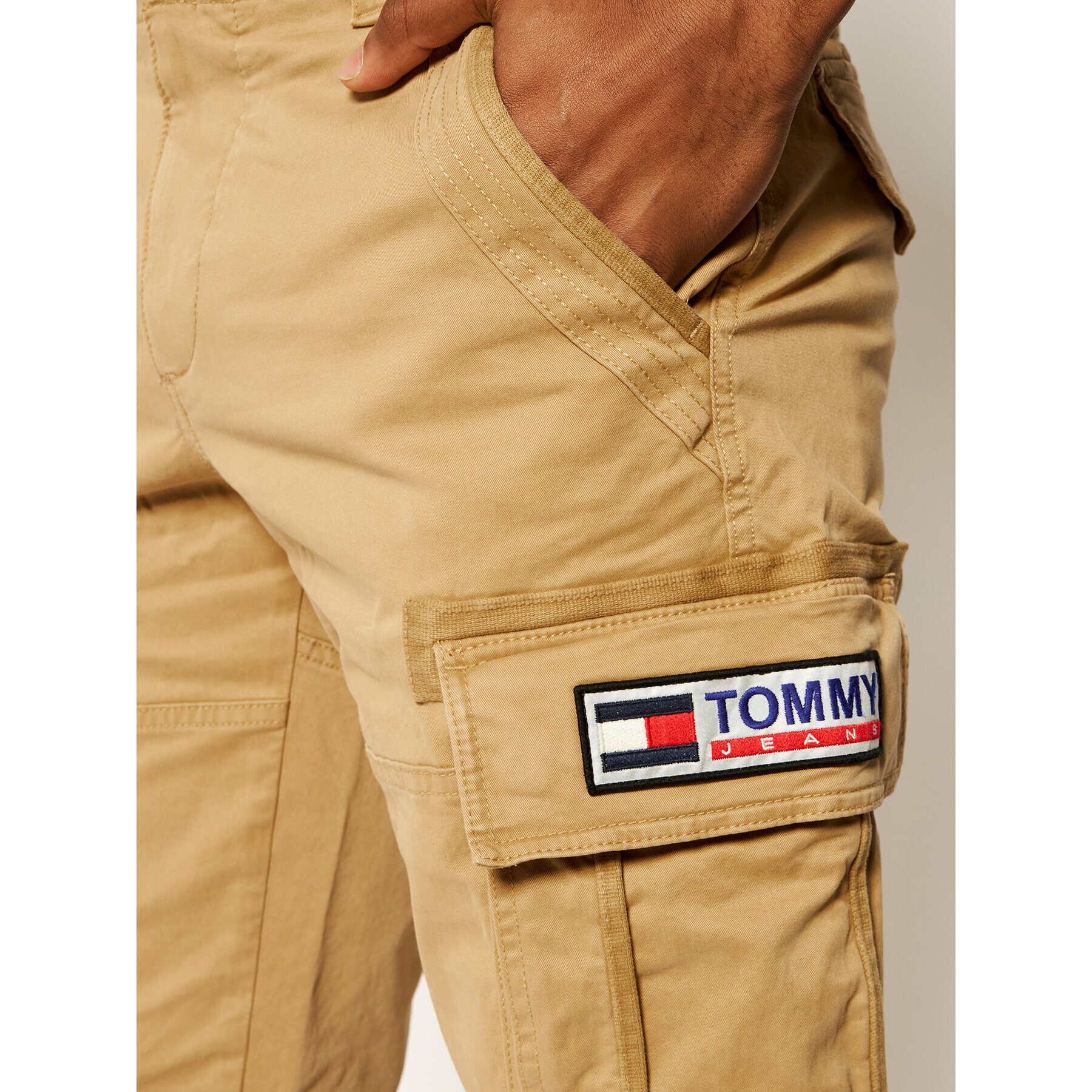 Tommy Jeans Шорти от плат Solid Cargo DM0DM08548 Кафяв Straight Fit - Pepit.bg