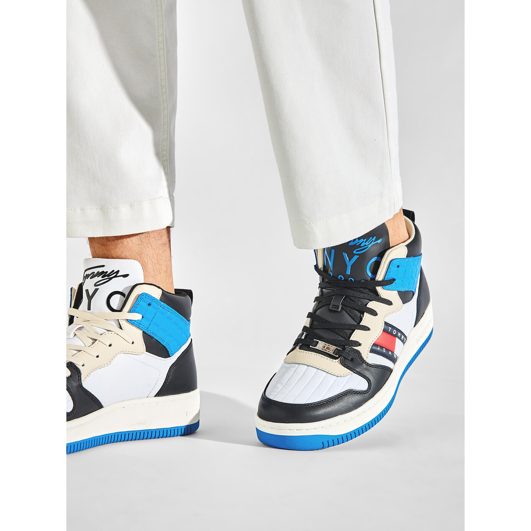 Tommy Jeans Сникърси Mid Cut Basket EM0EM01075 Бял - Pepit.bg