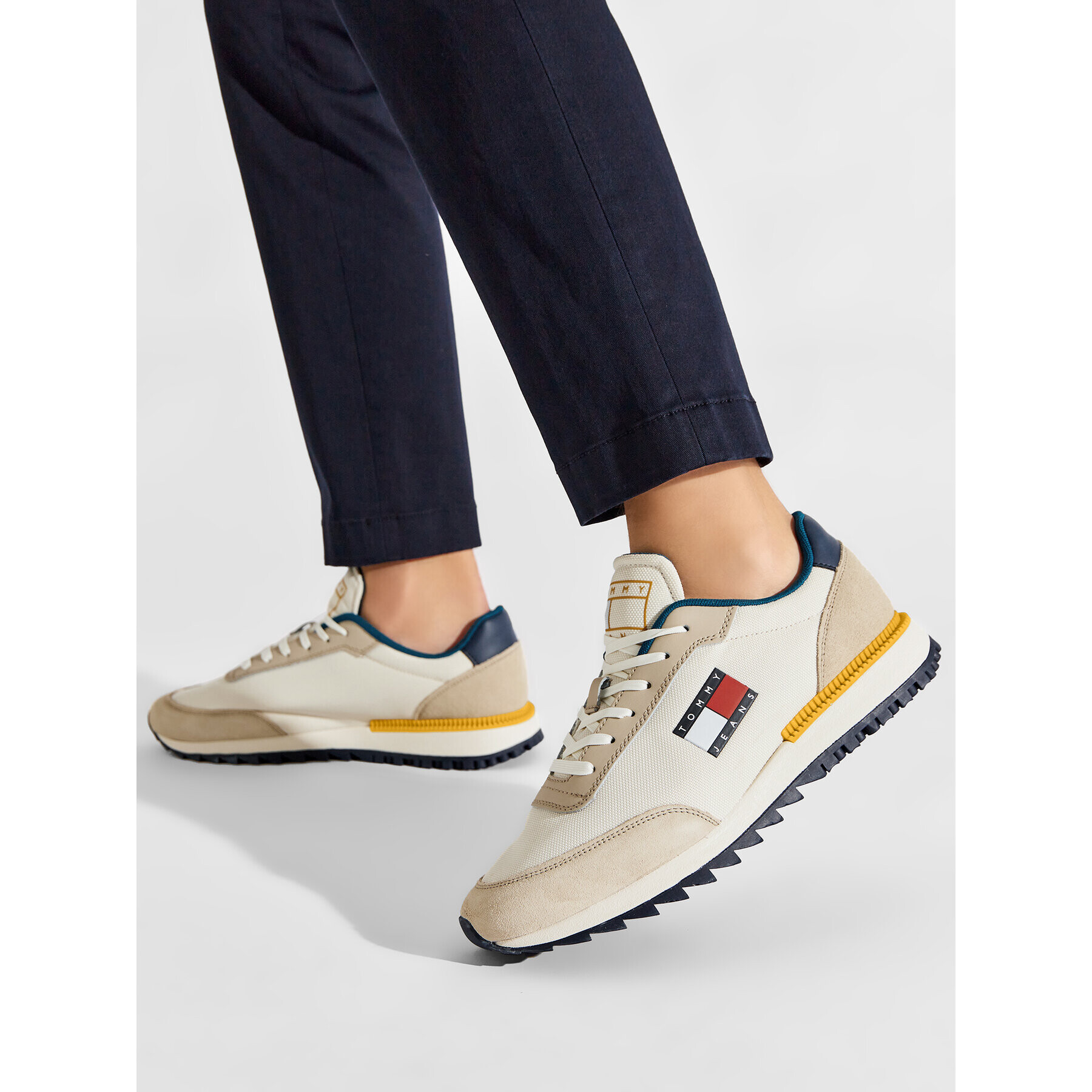 Tommy Jeans Сникърси Retro Evolve EM0EM00991 Бежов - Pepit.bg