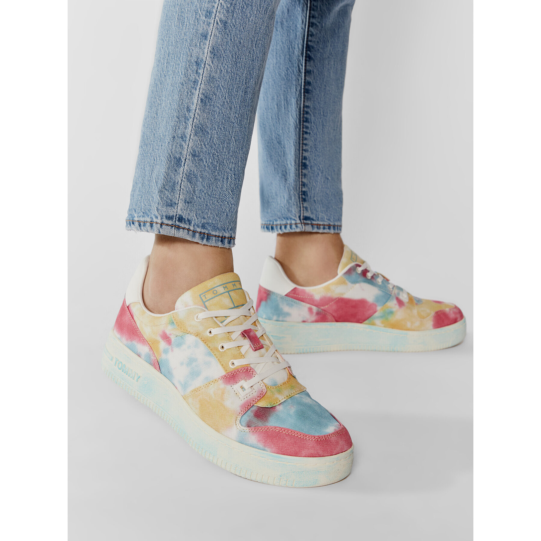 Tommy Jeans Сникърси Tie Dye Basket EM0EM00952 Цветен - Pepit.bg