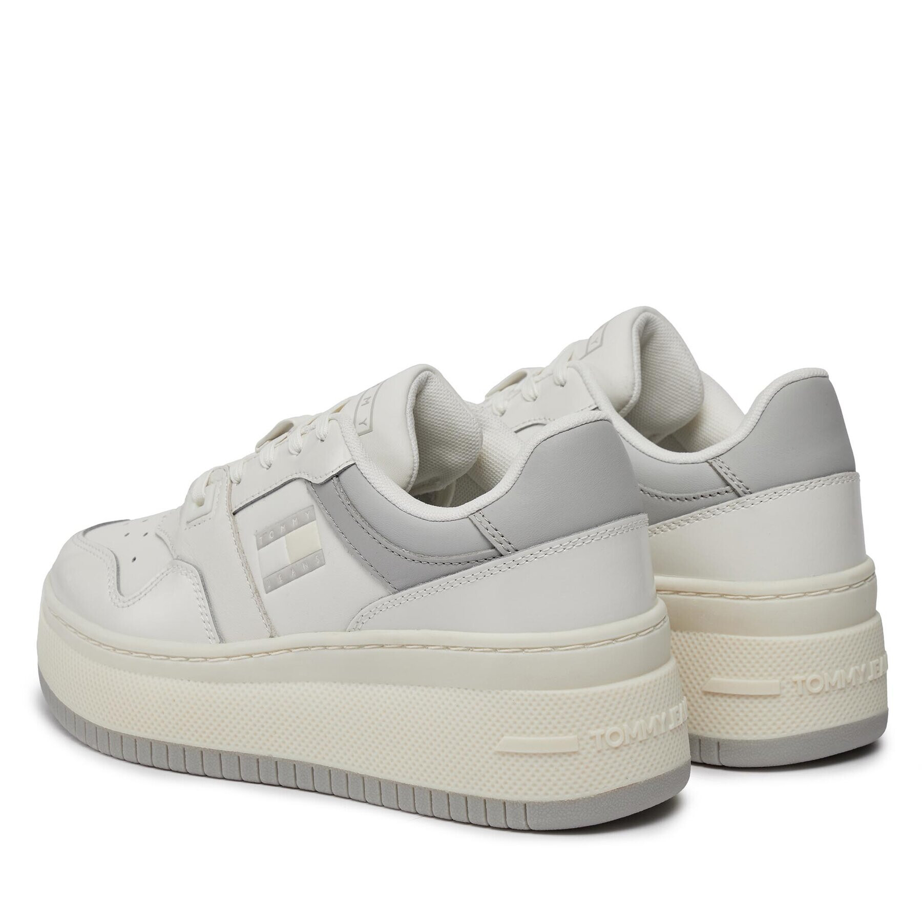 Tommy Jeans Сникърси Tjw Retro Basket Flatform Patent EN0EN02523 Екрю - Pepit.bg