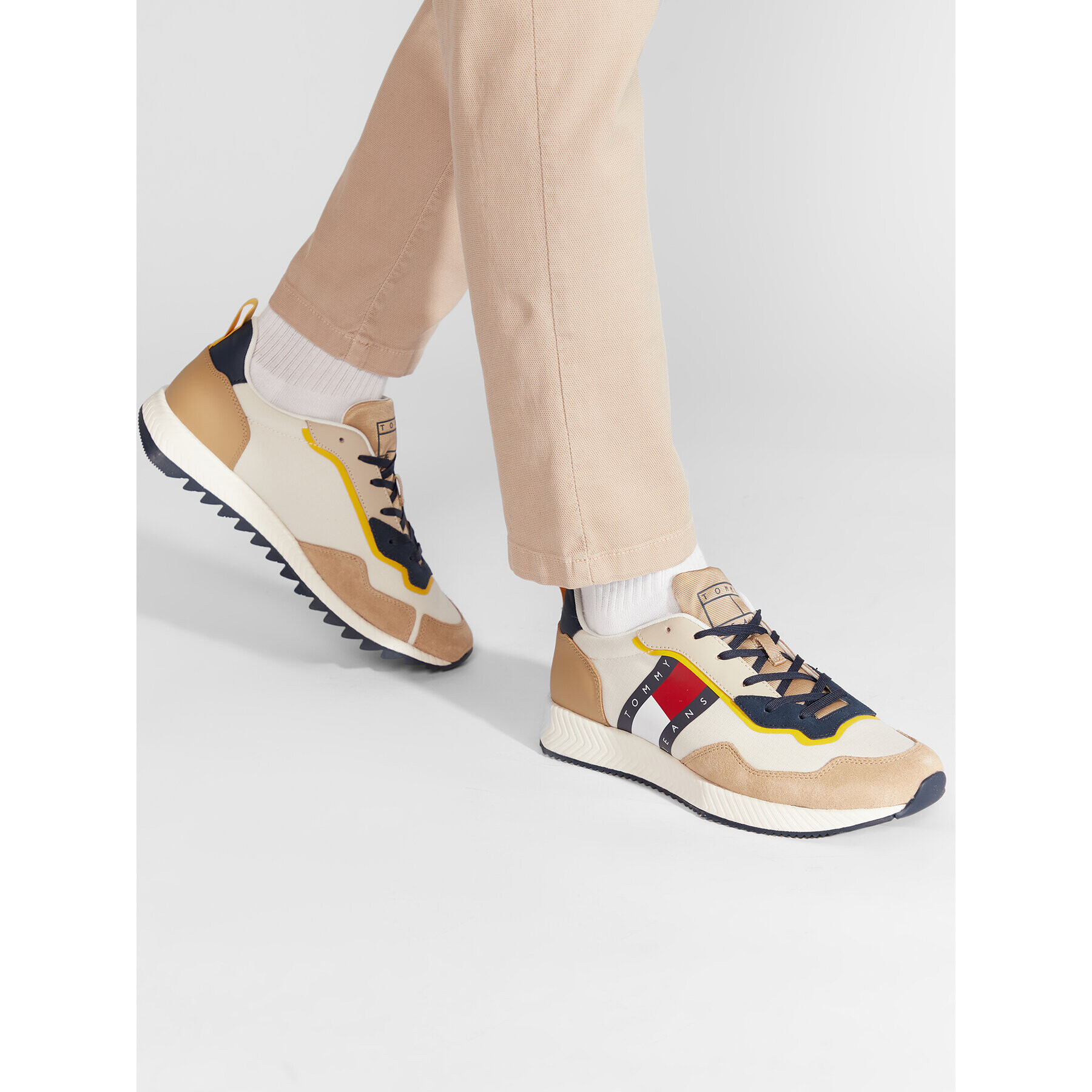 Tommy Jeans Сникърси Track Cleat EM0EM01009 Бежов - Pepit.bg