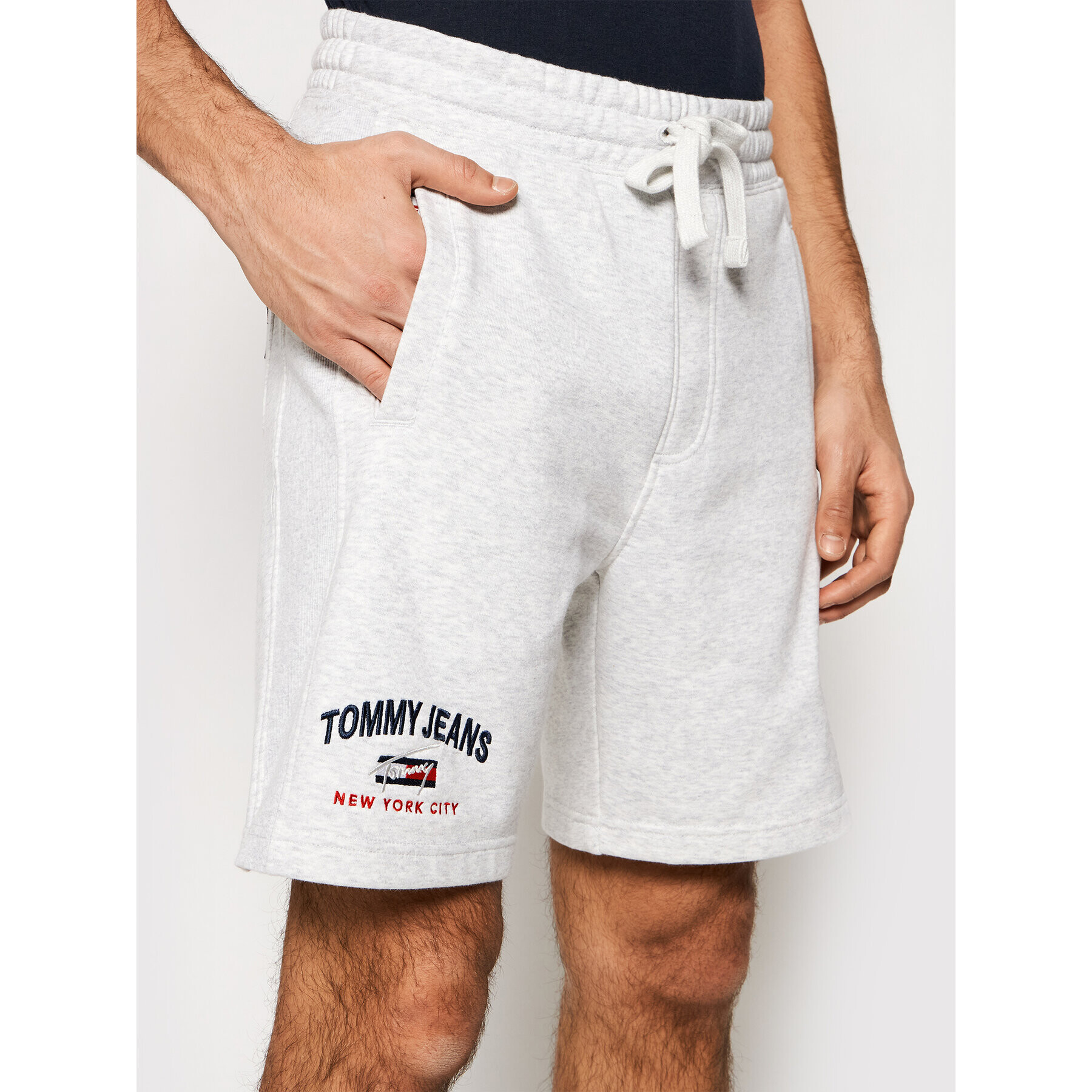 Tommy Jeans Спортни шорти Timeless DM0DM10741 Сив Regular Fit - Pepit.bg