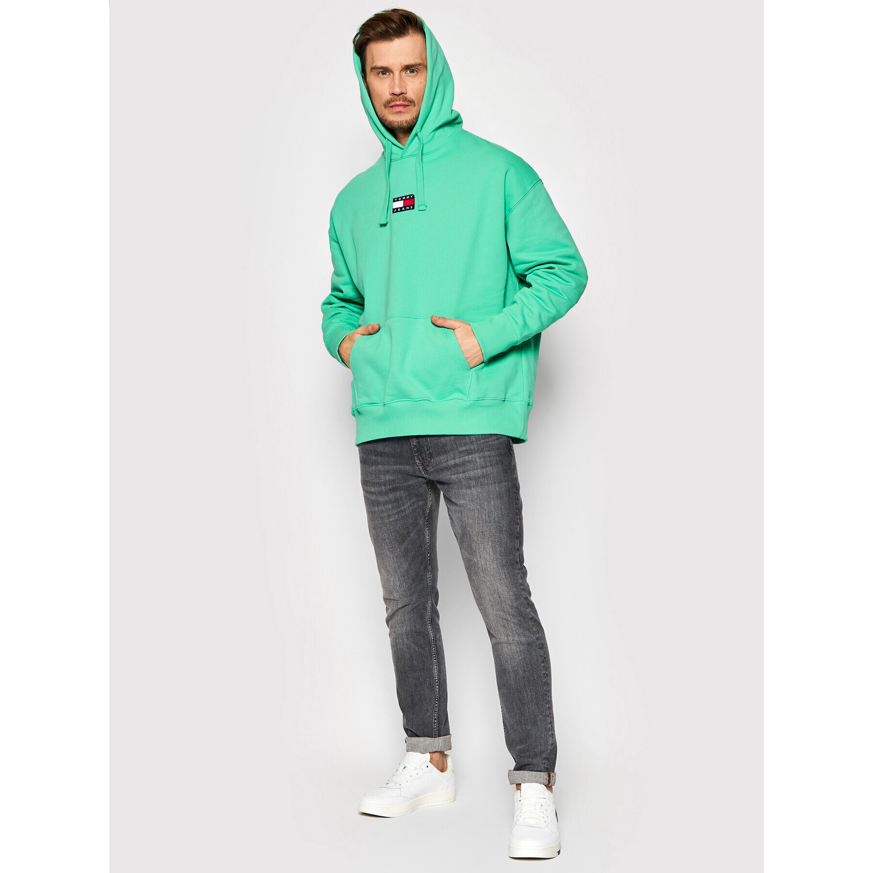 Tommy Jeans Суитшърт Badge DM0DM10904 Зелен Regular Fit - Pepit.bg