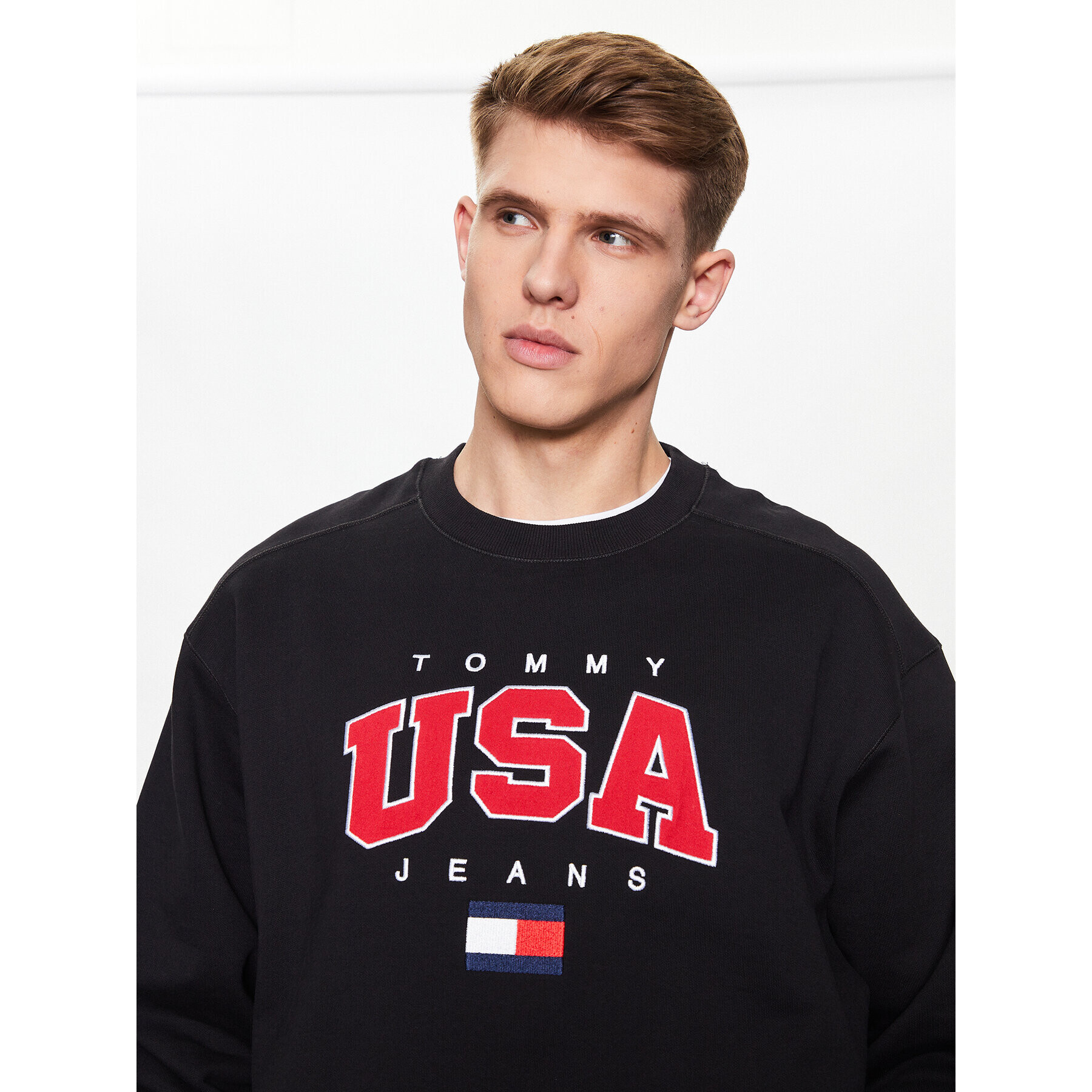 Tommy Jeans Суитшърт Boxy Modern DM0DM16362 Черен Regular Fit - Pepit.bg