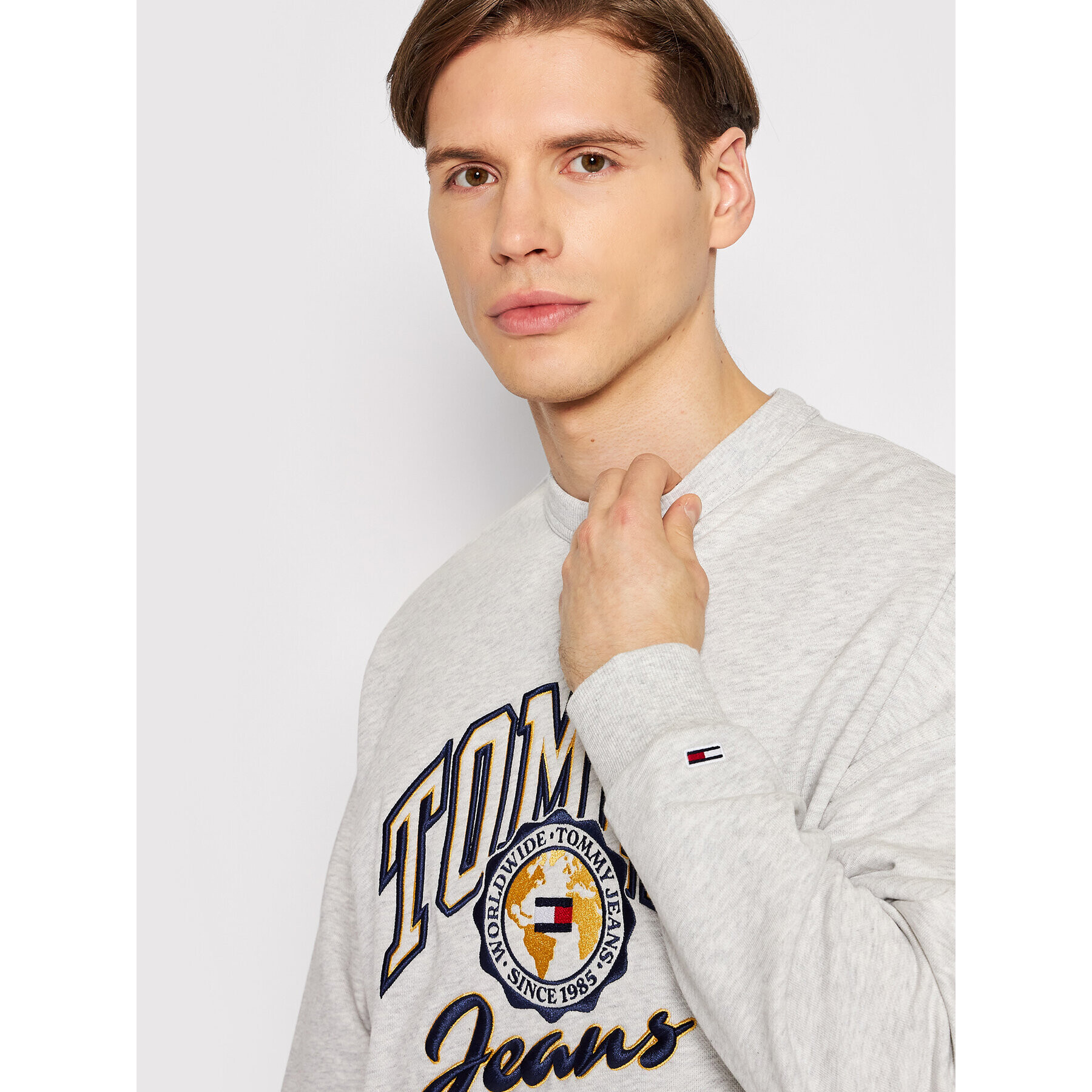 Tommy Jeans Суитшърт College Archive DM0DM12948 Сив Regular Fit - Pepit.bg