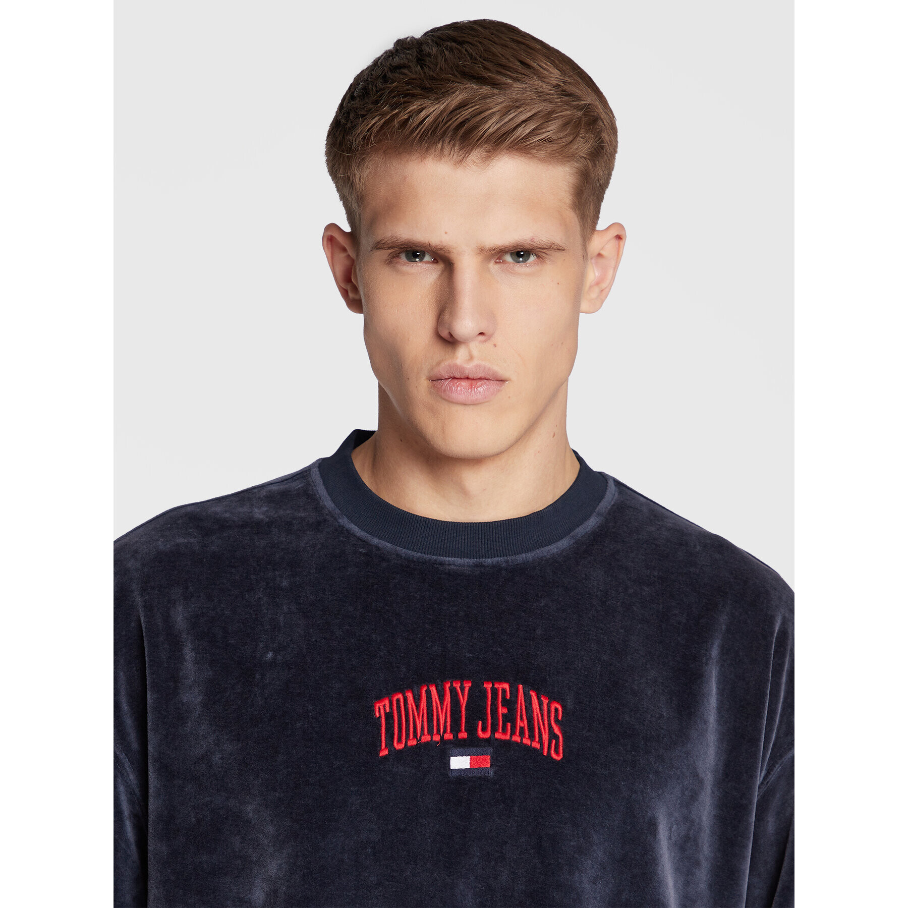 Tommy Jeans Суитшърт Collegiate Velour DM0DM15014 Тъмносин Relaxed Fit - Pepit.bg