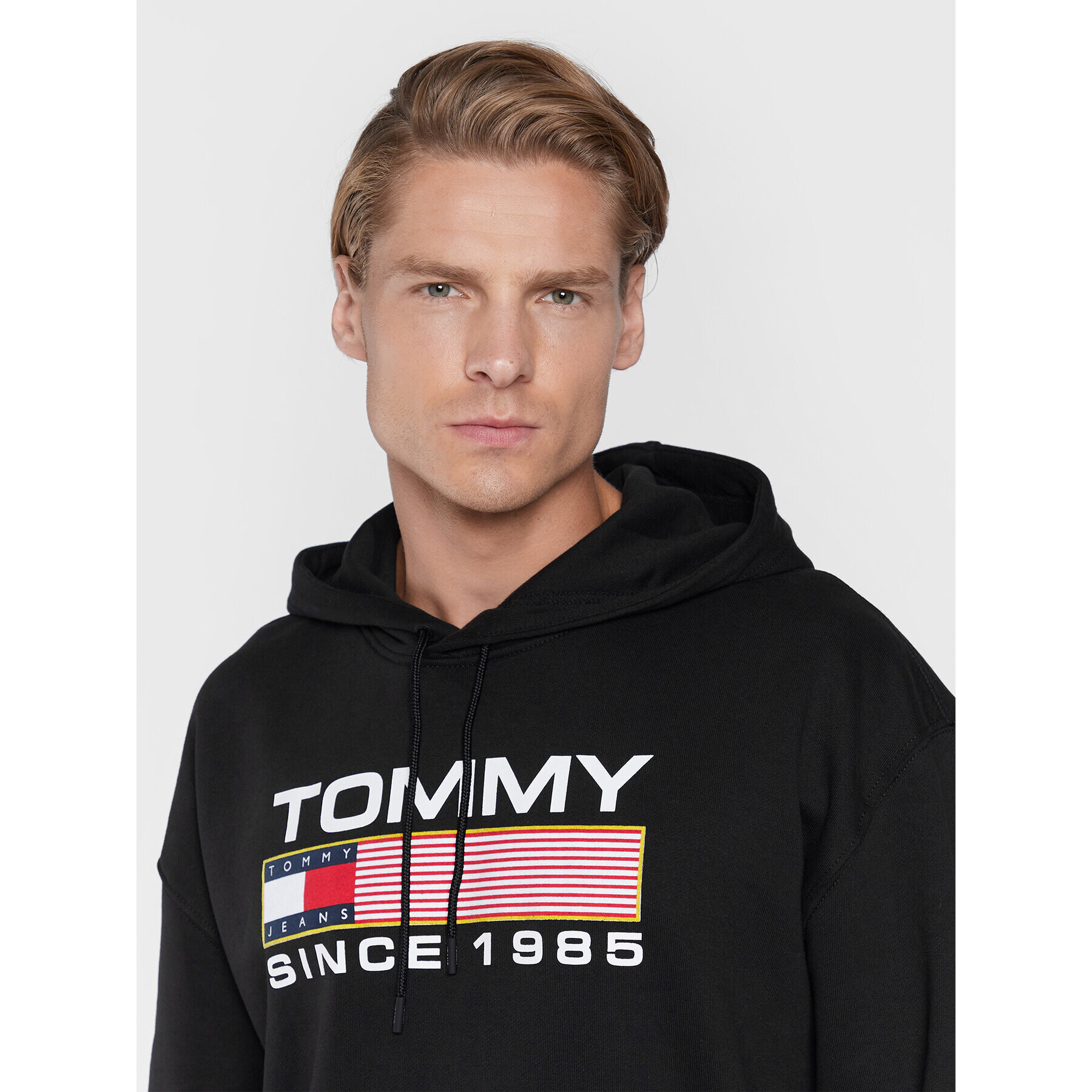 Tommy Jeans Суитшърт DM0DM15009 Черен Regular Fit - Pepit.bg