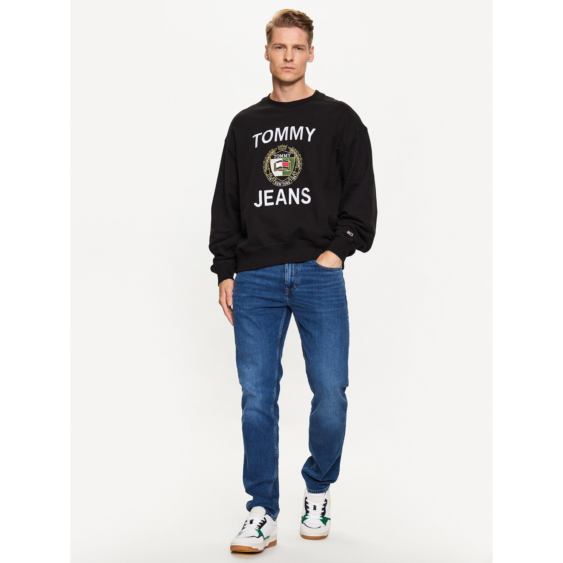 Tommy Jeans Суитшърт DM0DM16376 Черен Boxy Fit - Pepit.bg