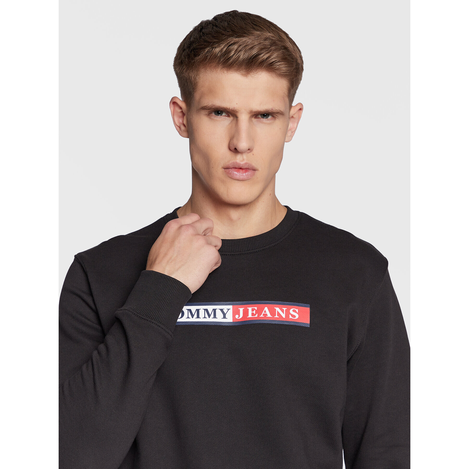 Tommy Jeans Суитшърт Essential DM0DM15007 Черен Regular Fit - Pepit.bg