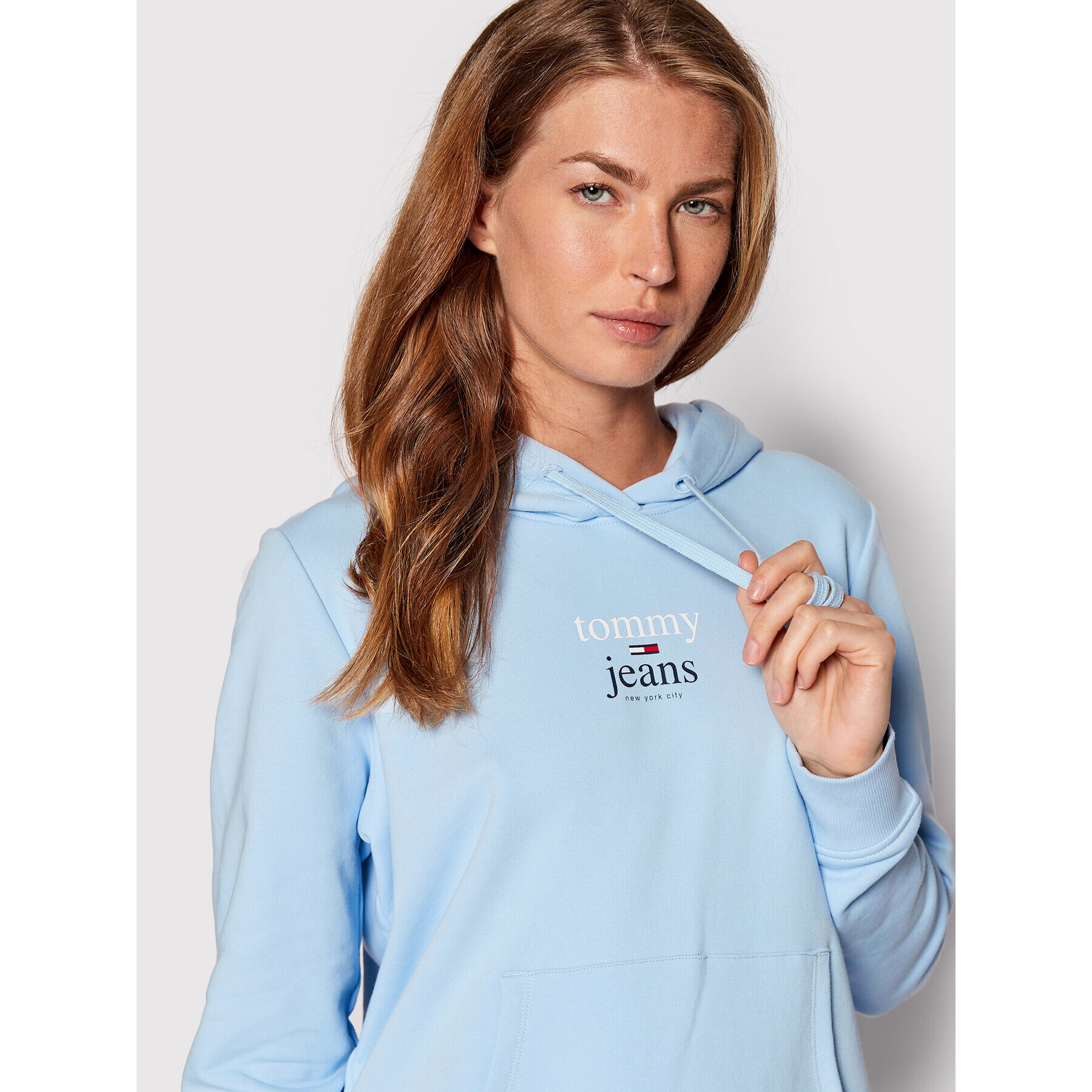 Tommy Jeans Суитшърт Essential DW0DW13573 Син Regular Fit - Pepit.bg