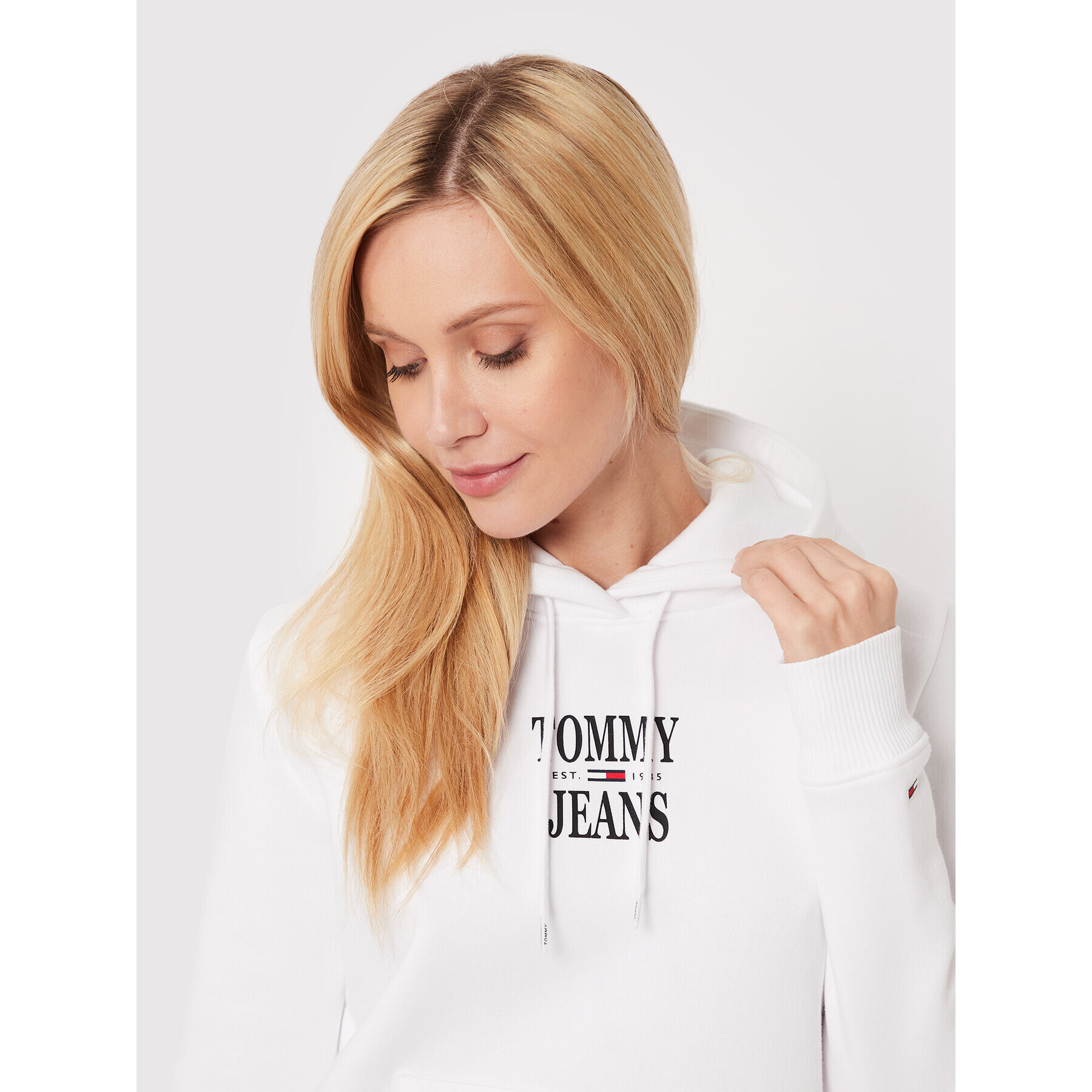 Tommy Jeans Суитшърт Essential Logo 2 DW0DW12650 Бял Regular Fit - Pepit.bg