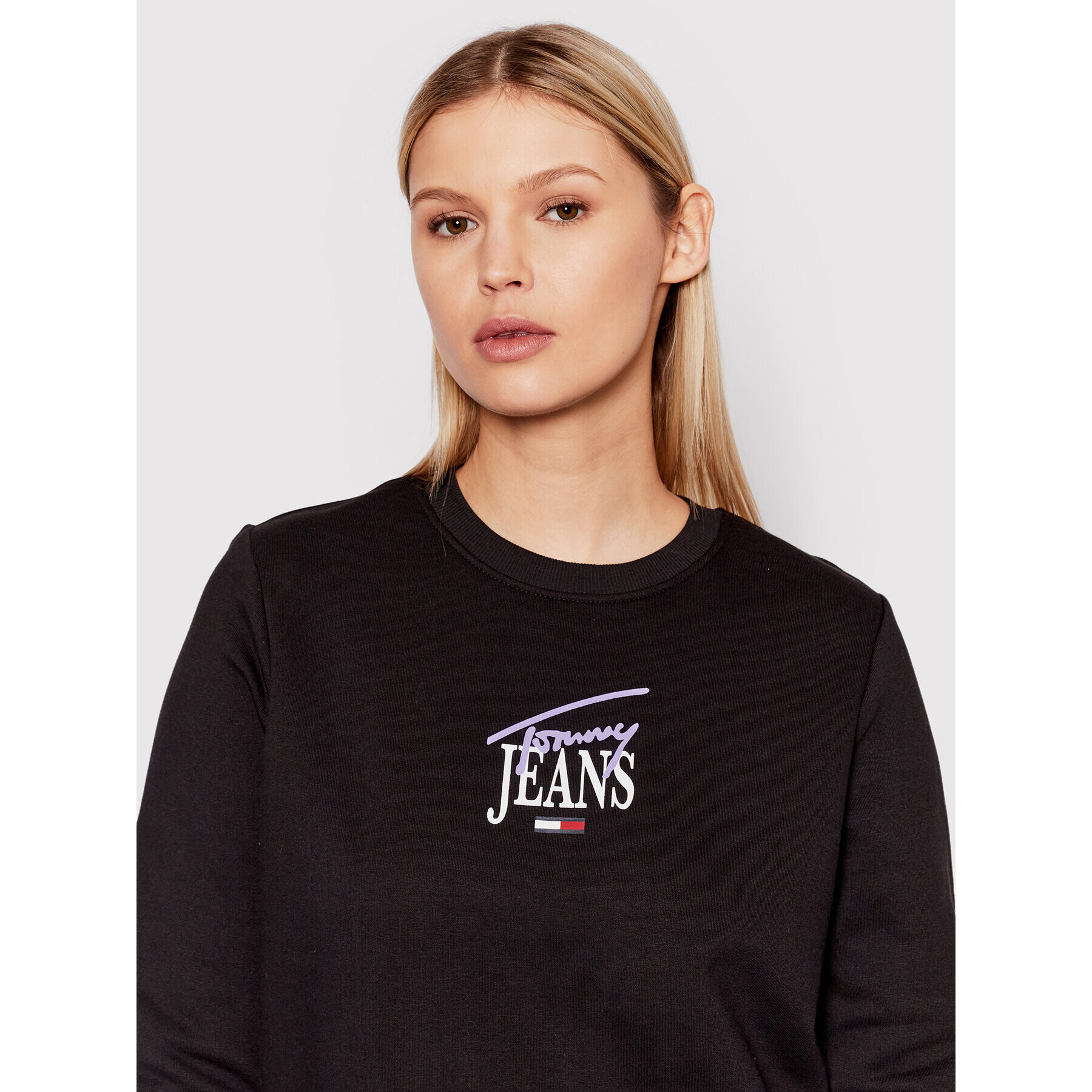 Tommy Jeans Суитшърт Essential Logo DW0DW11823 Черен Regular Fit - Pepit.bg