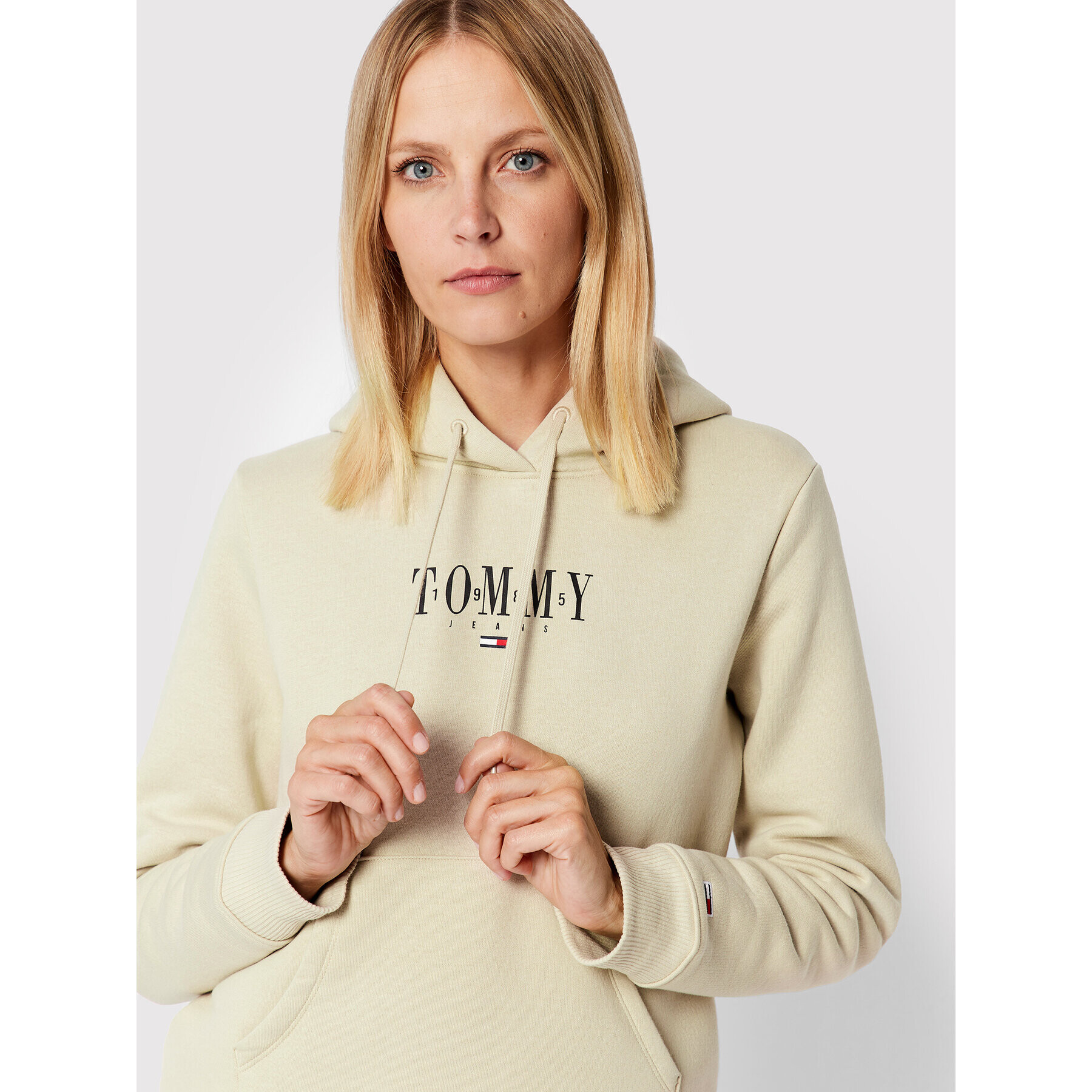 Tommy Jeans Суитшърт Essential Logo DW0DW12723 Бежов Regular Fit - Pepit.bg