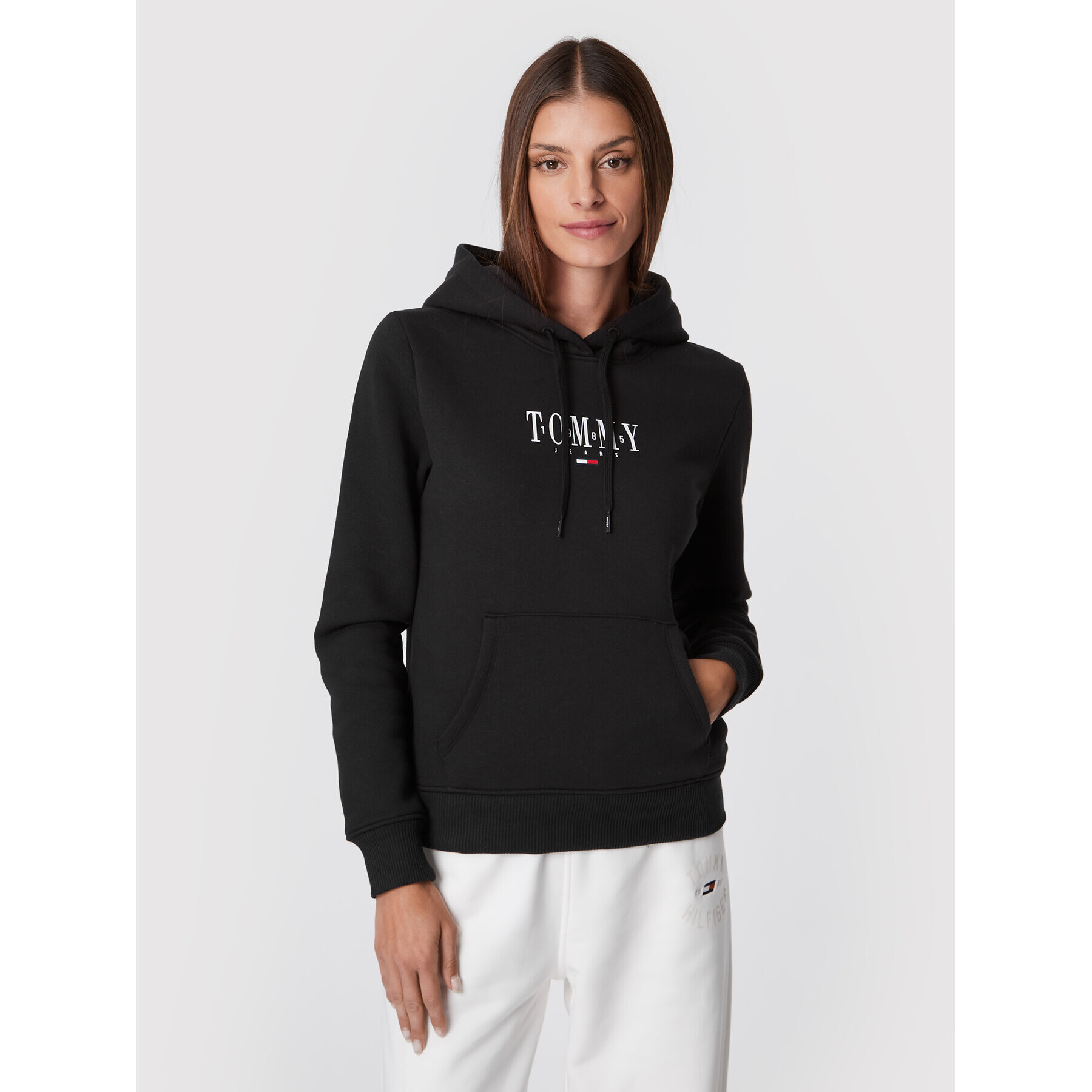 Tommy Jeans Суитшърт Essential Logo DW0DW12723 Черен Regular Fit - Pepit.bg