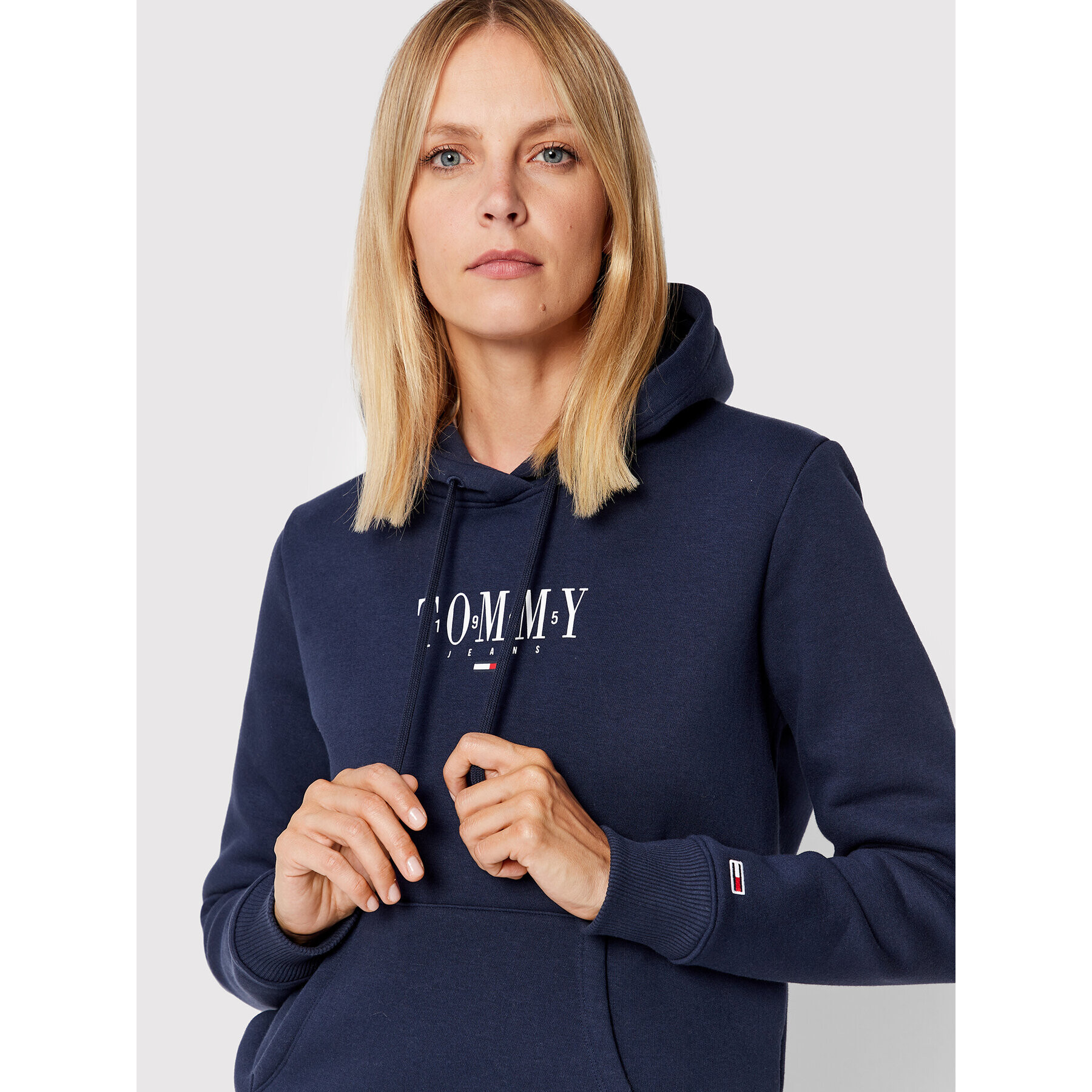 Tommy Jeans Суитшърт Essential Logo DW0DW12723 Тъмносин Regular Fit - Pepit.bg