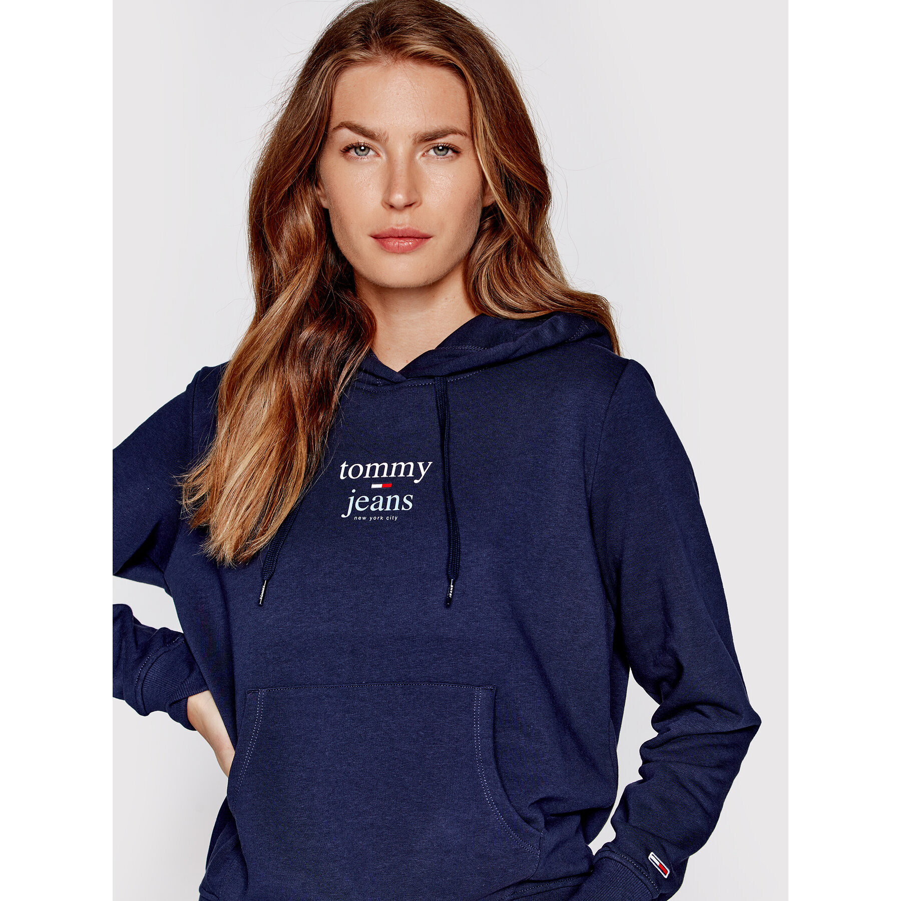 Tommy Jeans Суитшърт Essential Logo DW0DW13573 Тъмносин Regular Fit - Pepit.bg