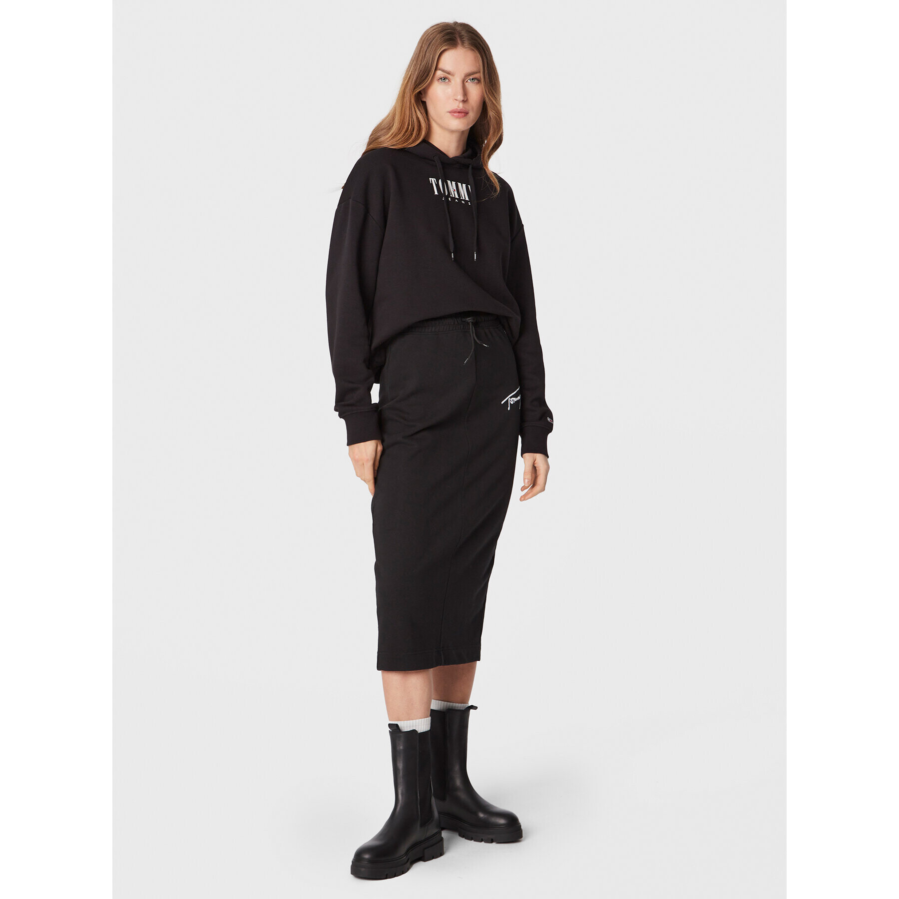 Tommy Jeans Суитшърт Essential Logo DW0DW14327 Черен Relaxed Fit - Pepit.bg