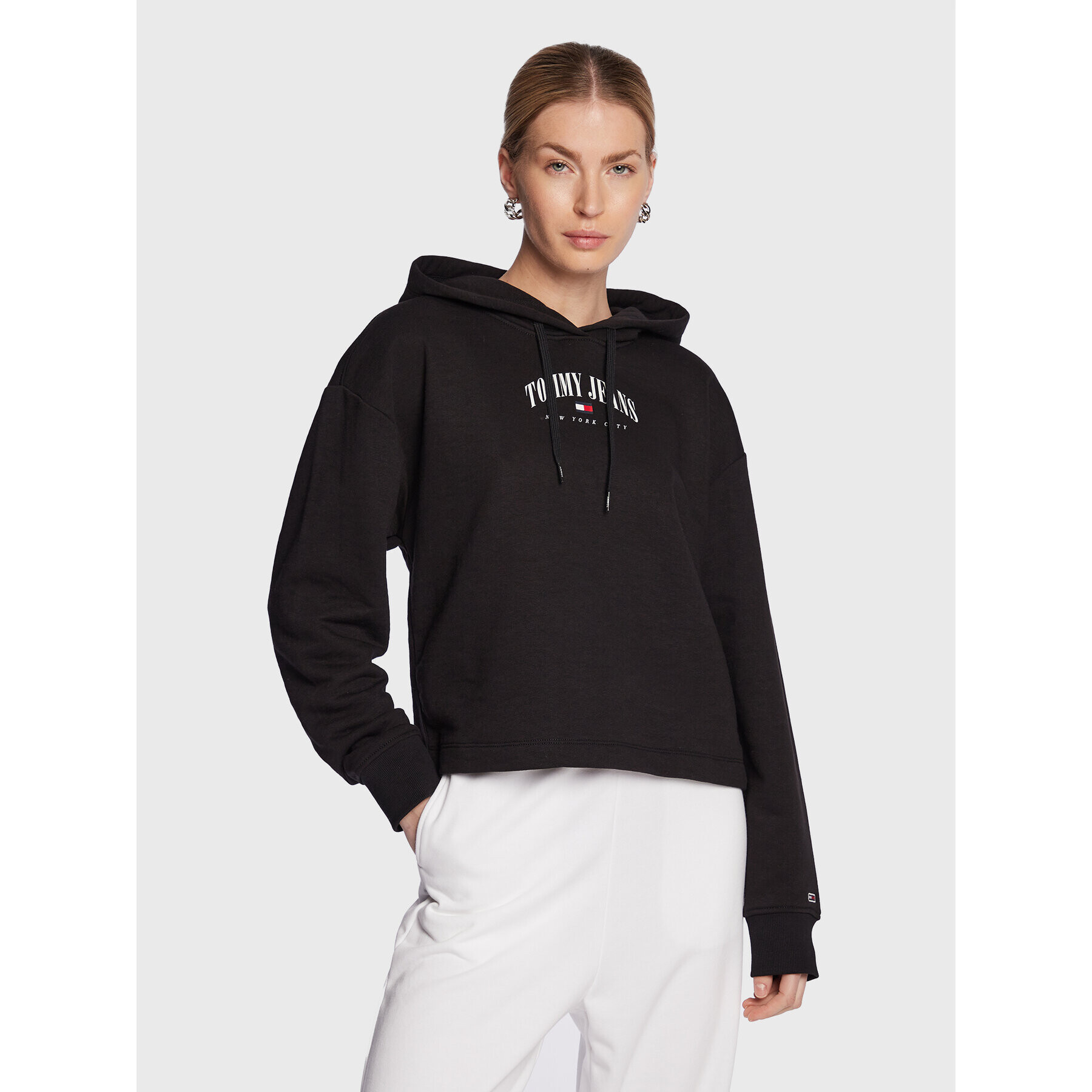 Tommy Jeans Суитшърт Essential Logo DW0DW14852 Черен Relaxed Fit - Pepit.bg