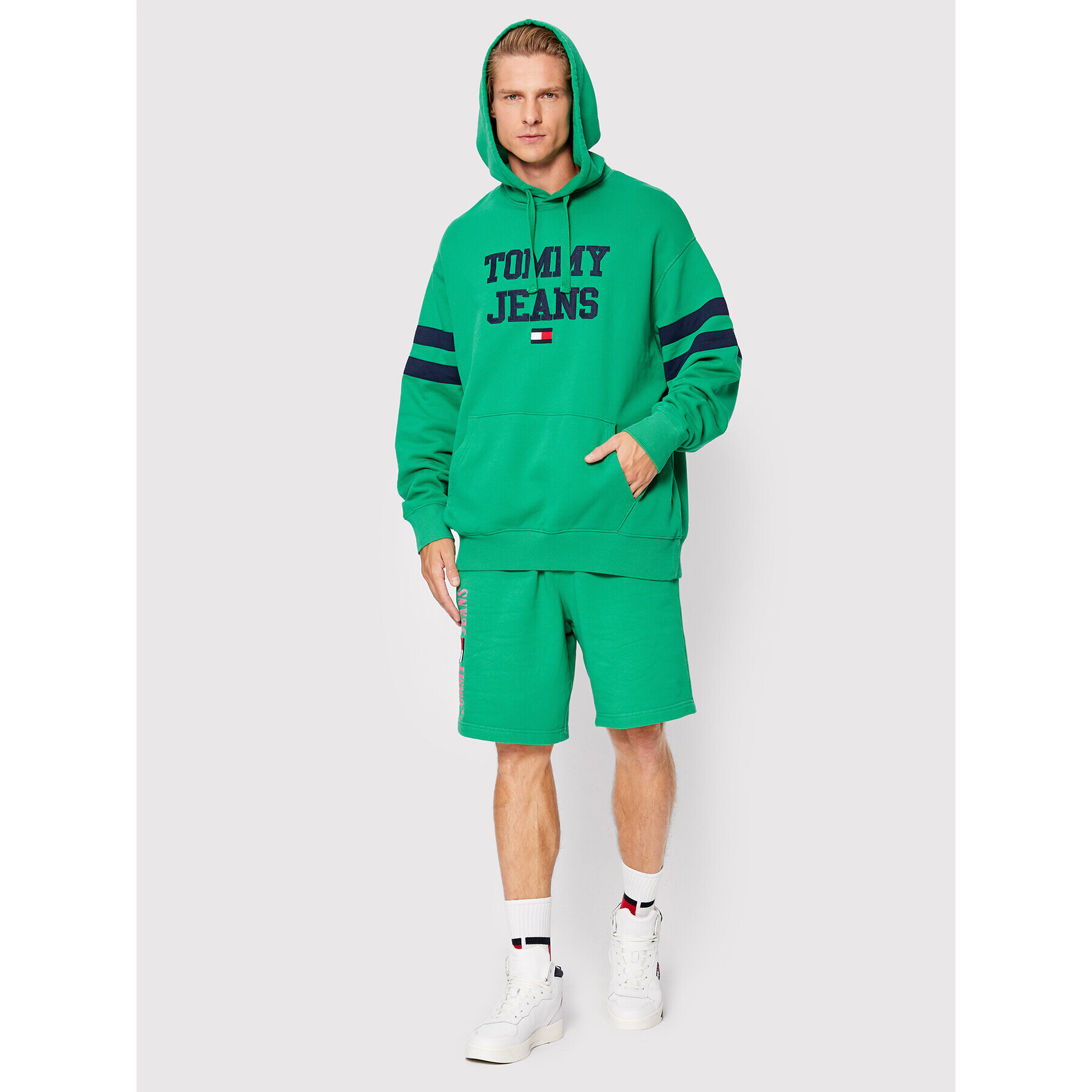 Tommy Jeans Суитшърт Graphic DM0DM14944 Зелен Regular Fit - Pepit.bg