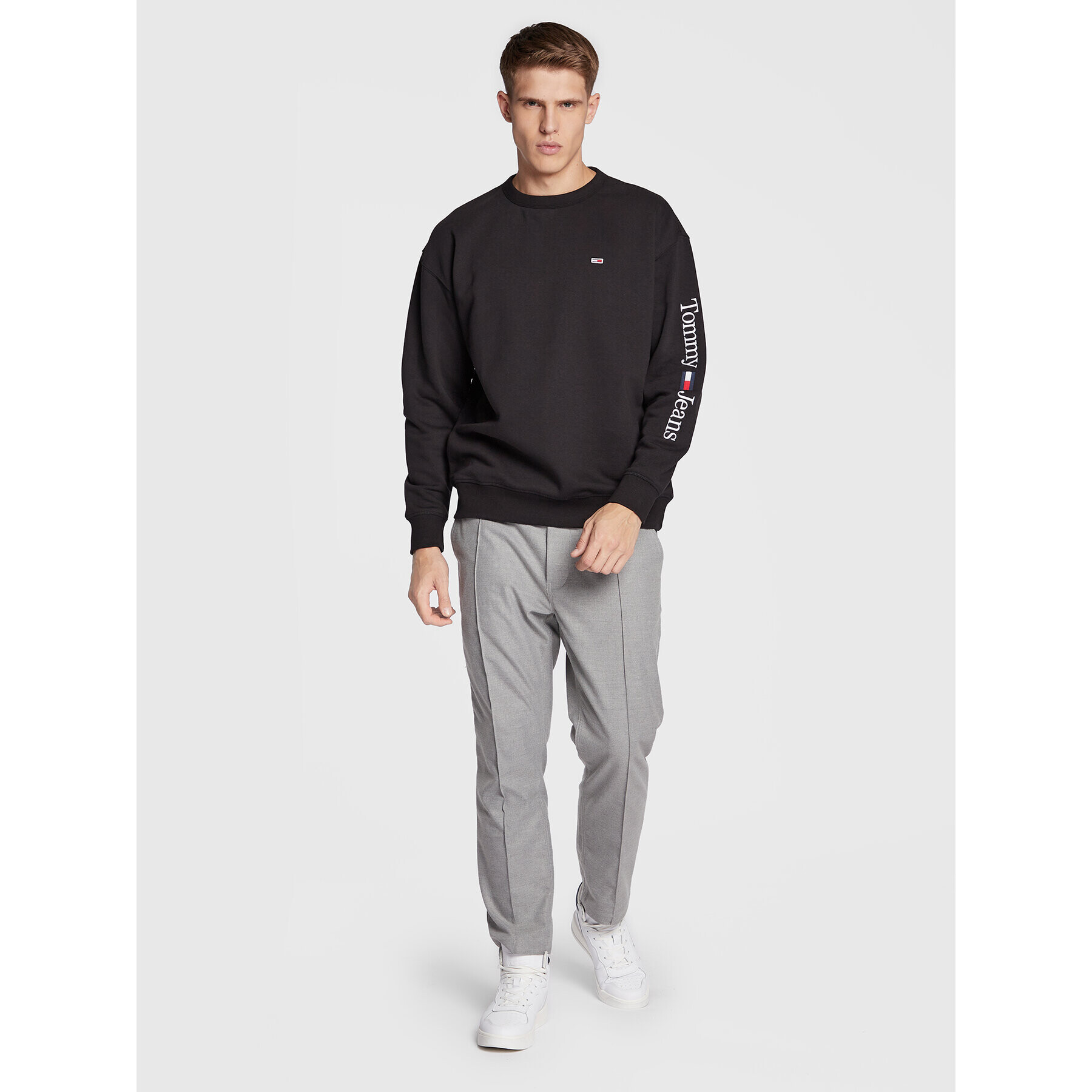 Tommy Jeans Суитшърт Linear DM0DM15012 Черен Regular Fit - Pepit.bg