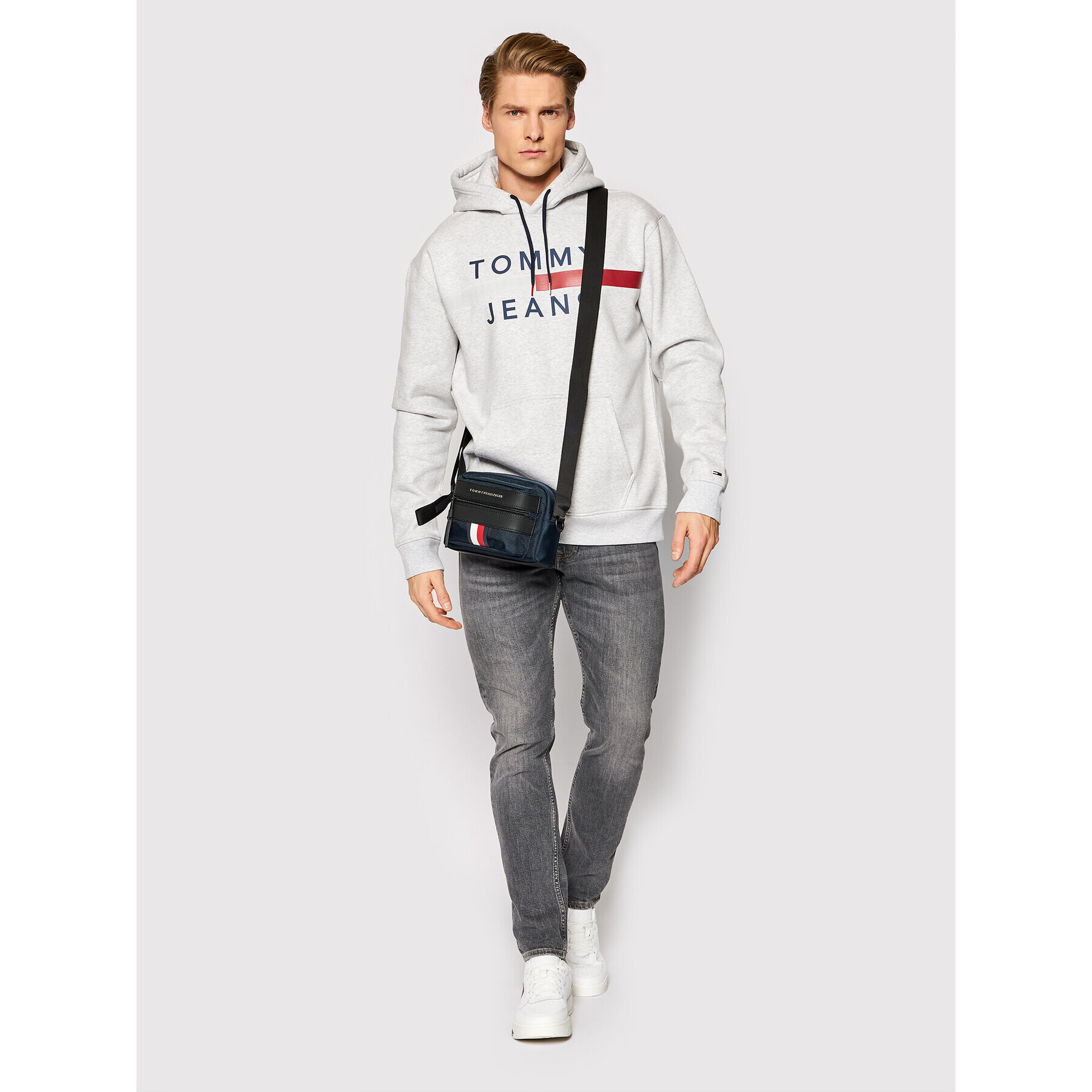 Tommy Jeans Суитшърт Reflective Flag DM0DM07410 Сив Regular Fit - Pepit.bg