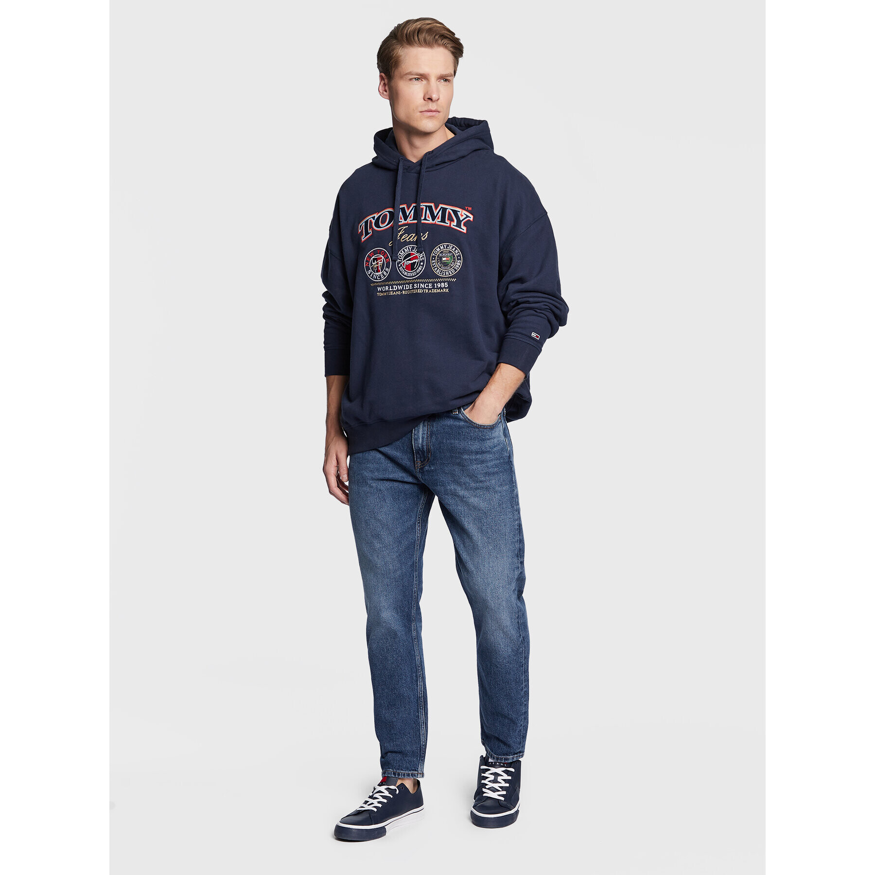 Tommy Jeans Суитшърт Skater DM0DM15702 Тъмносин Oversize - Pepit.bg