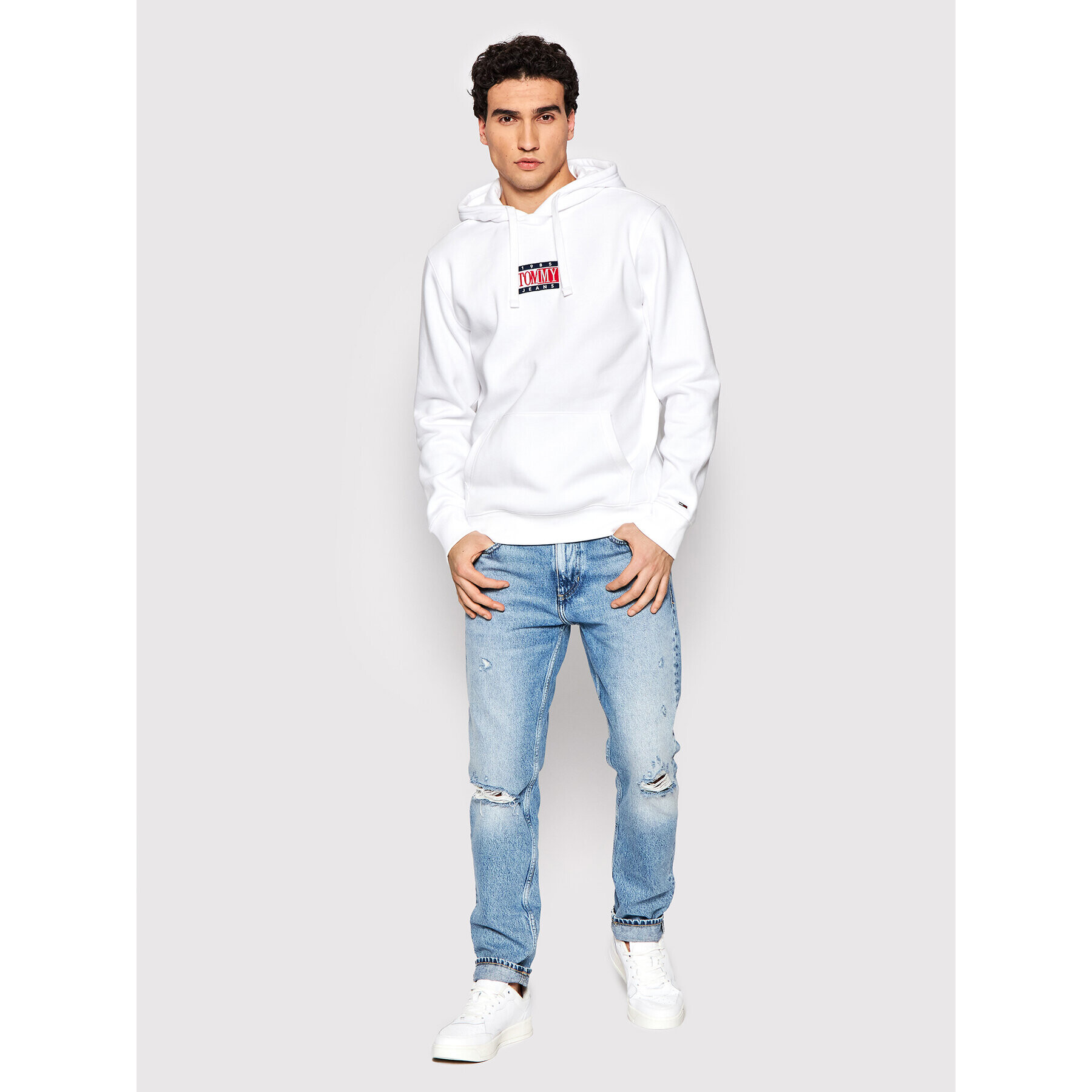 Tommy Jeans Суитшърт Timekess DM0DM12372 Бял Regular Fit - Pepit.bg