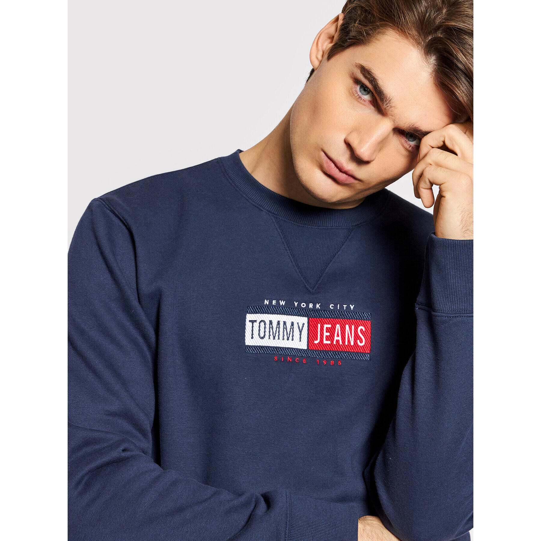 Tommy Jeans Суитшърт Timeless DM0DM11631 Тъмносин Regular Fit - Pepit.bg