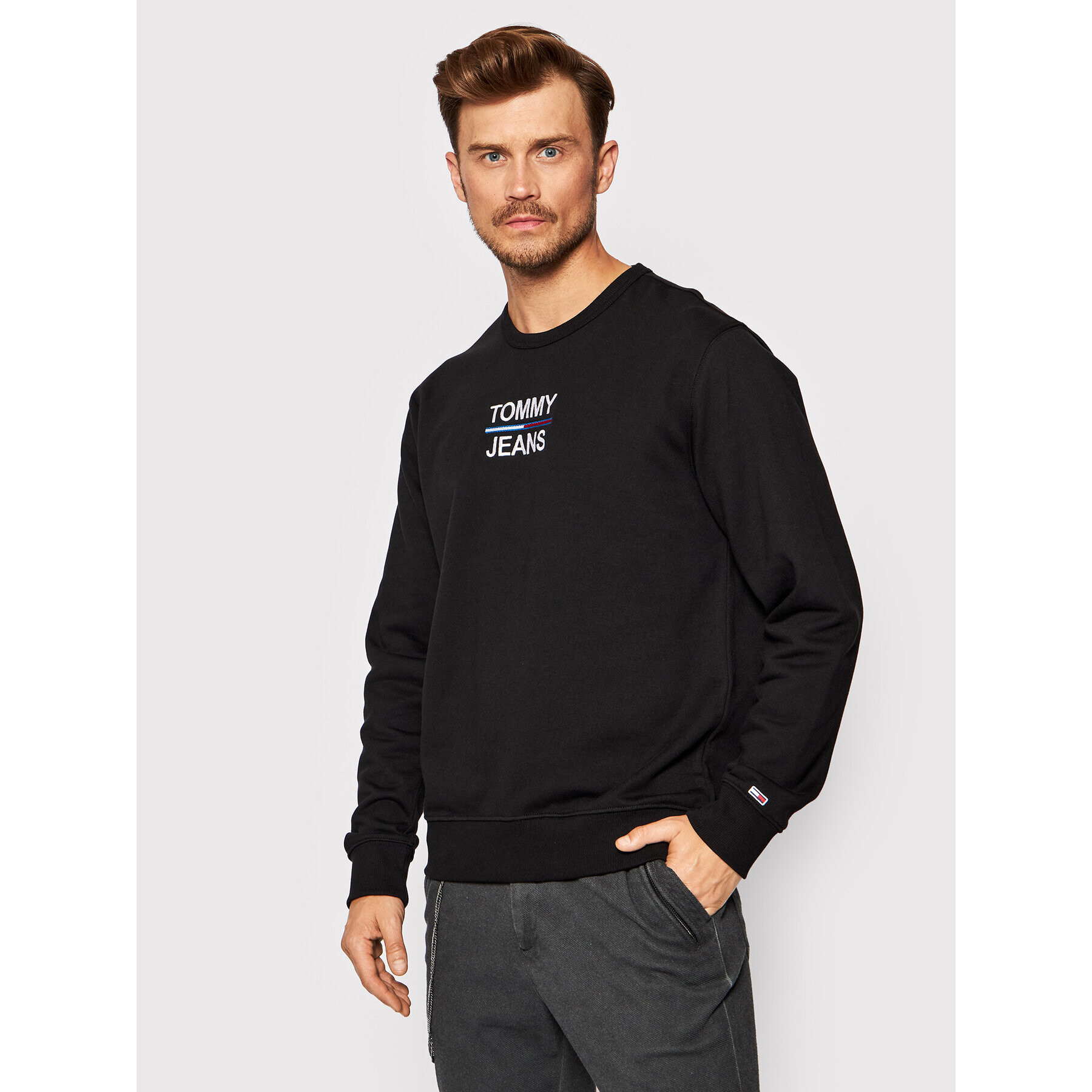 Tommy Jeans Суитшърт Tjm Essential Crew DM0DM10910 Черен Regular Fit - Pepit.bg