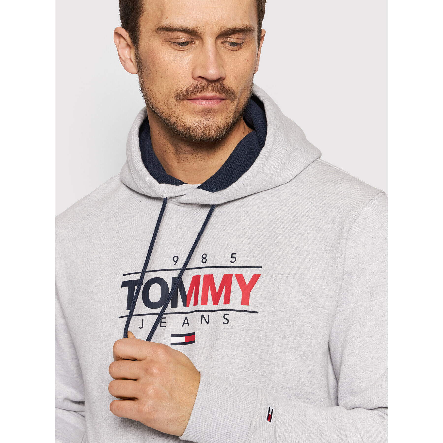 Tommy Jeans Суитшърт Tjm Essential Graphic DM0DM11630 Сив Regular Fit - Pepit.bg