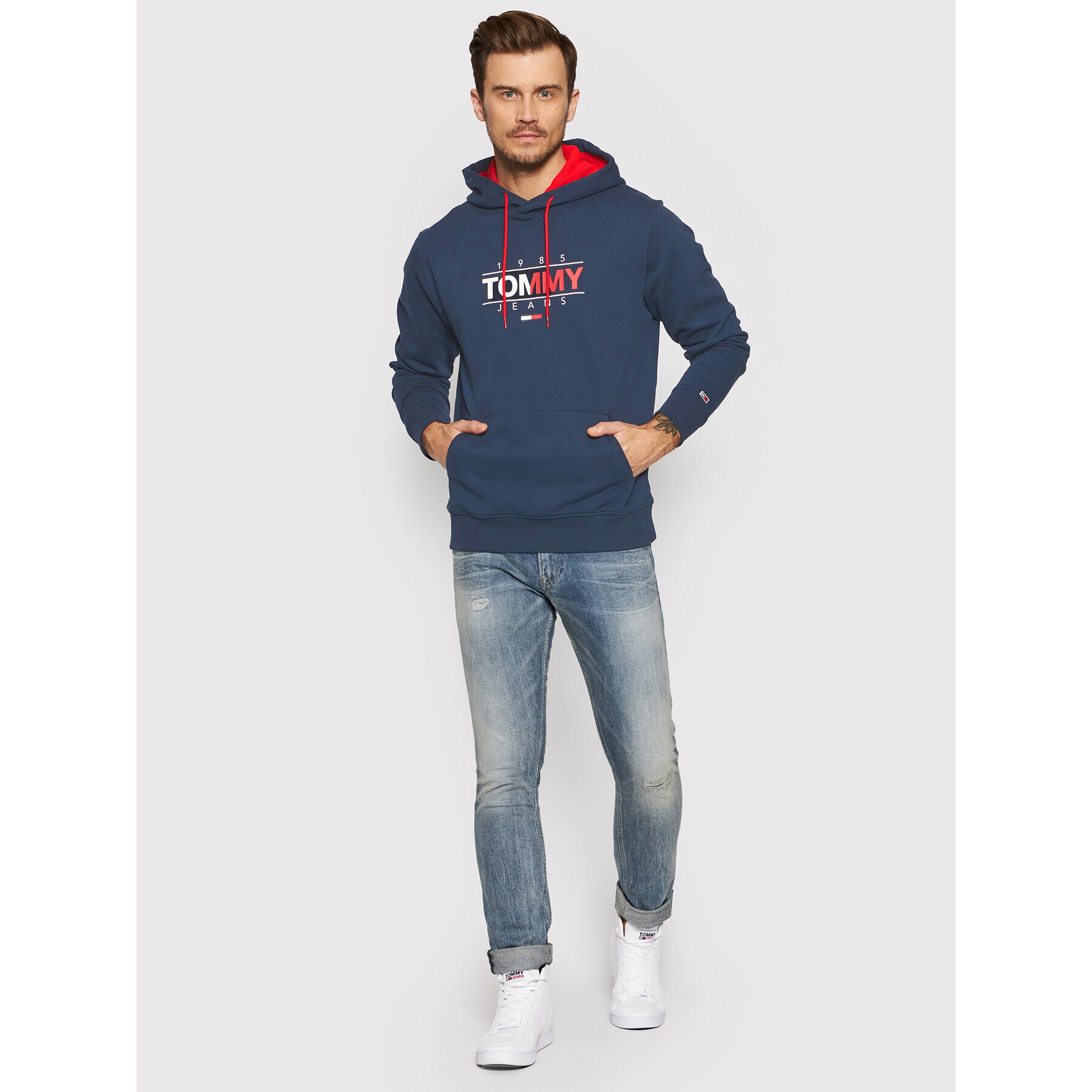 Tommy Jeans Суитшърт Tjm Essential Graphic DM0DM11630 Тъмносин Regular Fit - Pepit.bg