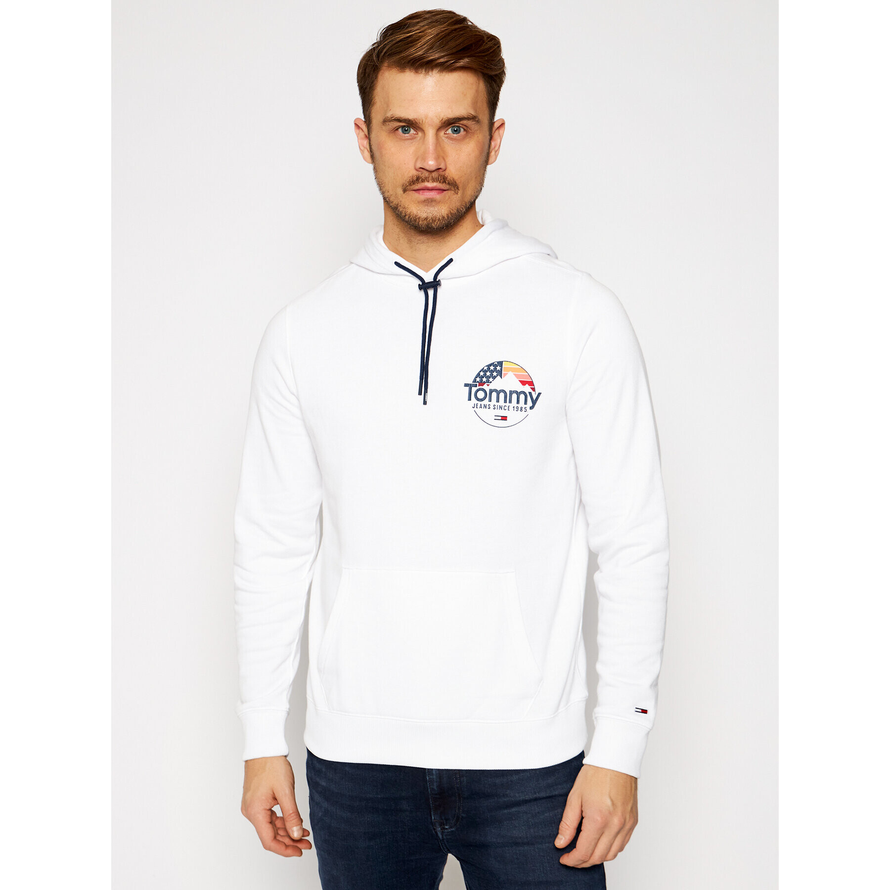 Tommy Jeans Суитшърт Tjm Mountain Graphic DM0DM09426 Бял Regular Fit - Pepit.bg