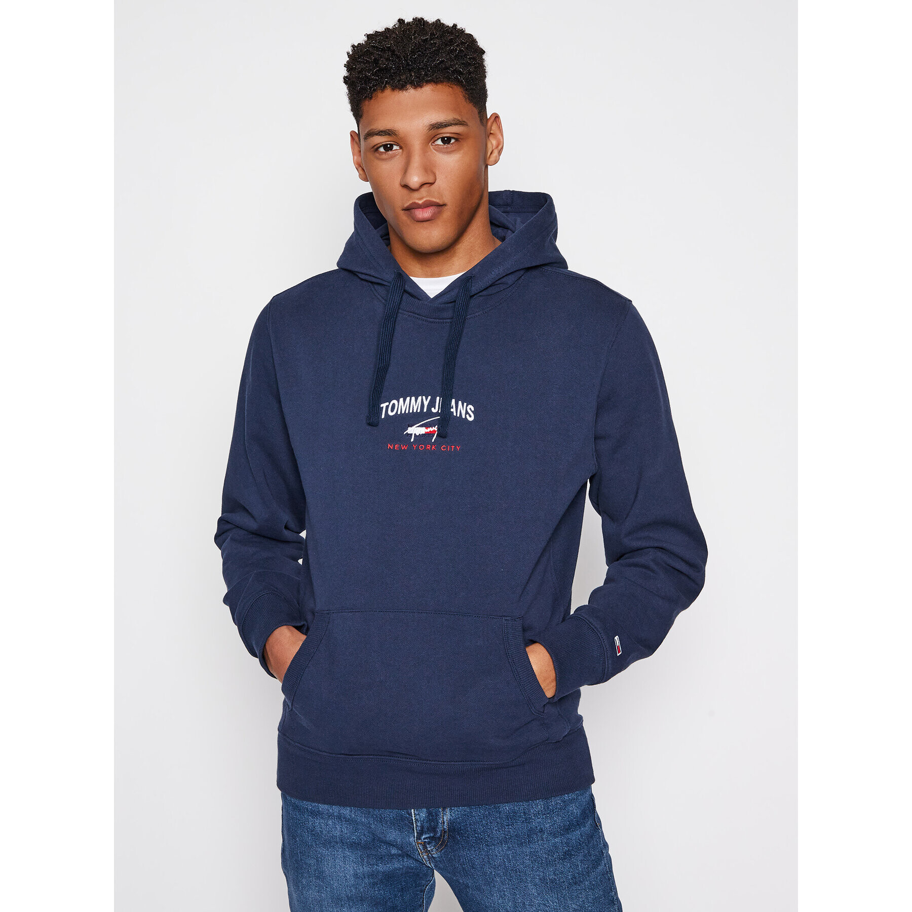 Tommy Jeans Суитшърт Tjm Timeless Tommy Hoodie 1 DM0DM10208 Тъмносин Regular Fit - Pepit.bg