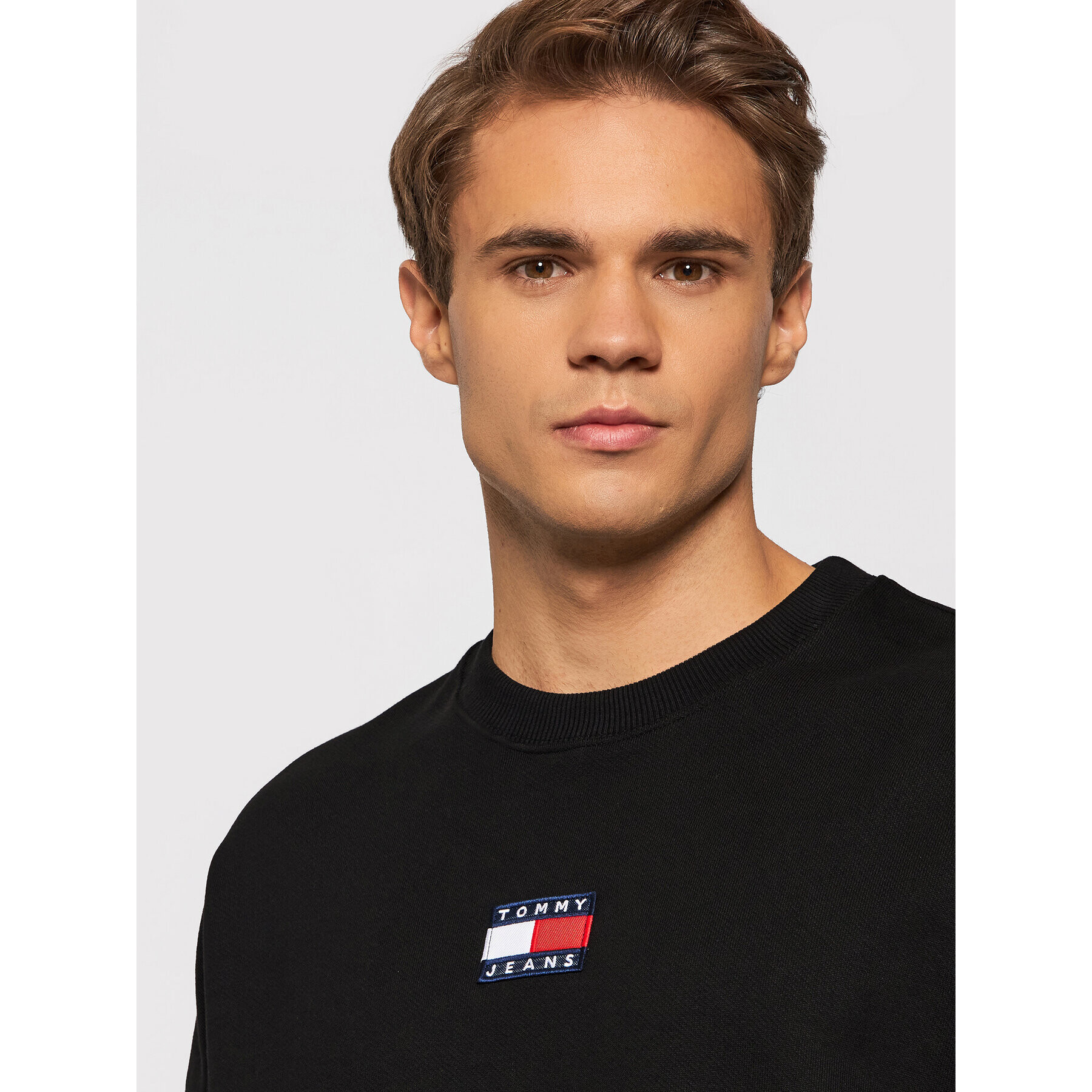 Tommy Jeans Суитшърт Tjm Tommy Badge DM0DM10911 Черен Regular Fit - Pepit.bg