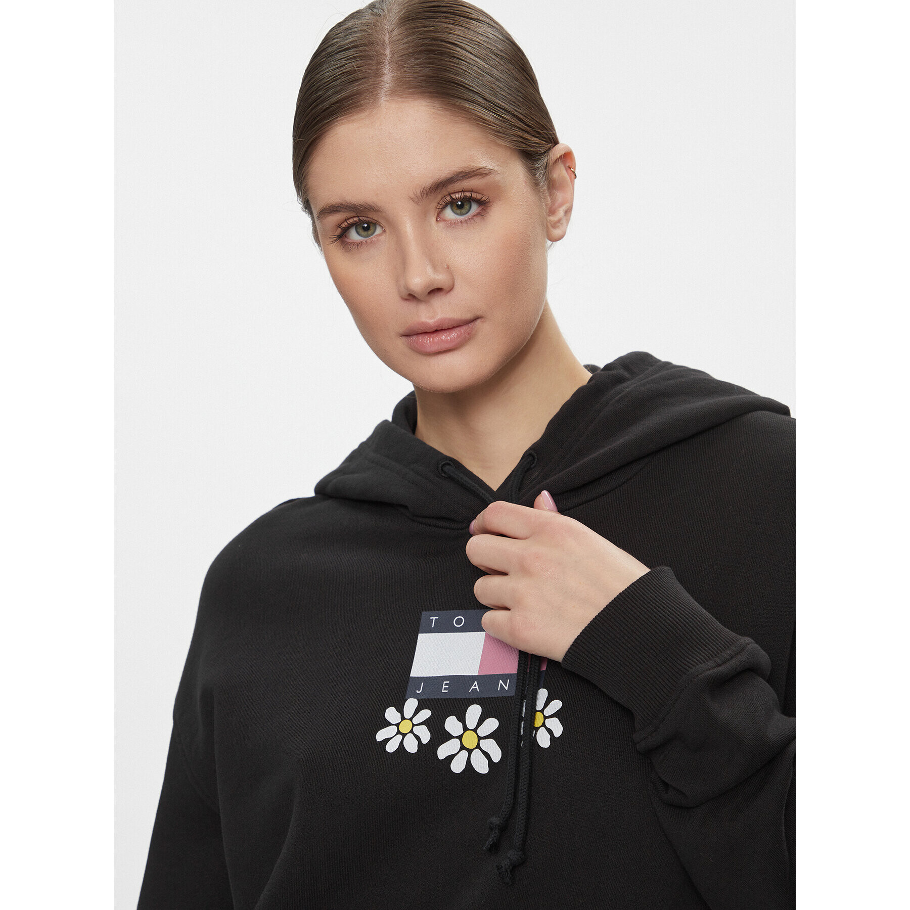 Tommy Jeans Суитшърт Tjw Bxy Daisy Flag Hoodie DW0DW17708 Черен Regular Fit - Pepit.bg